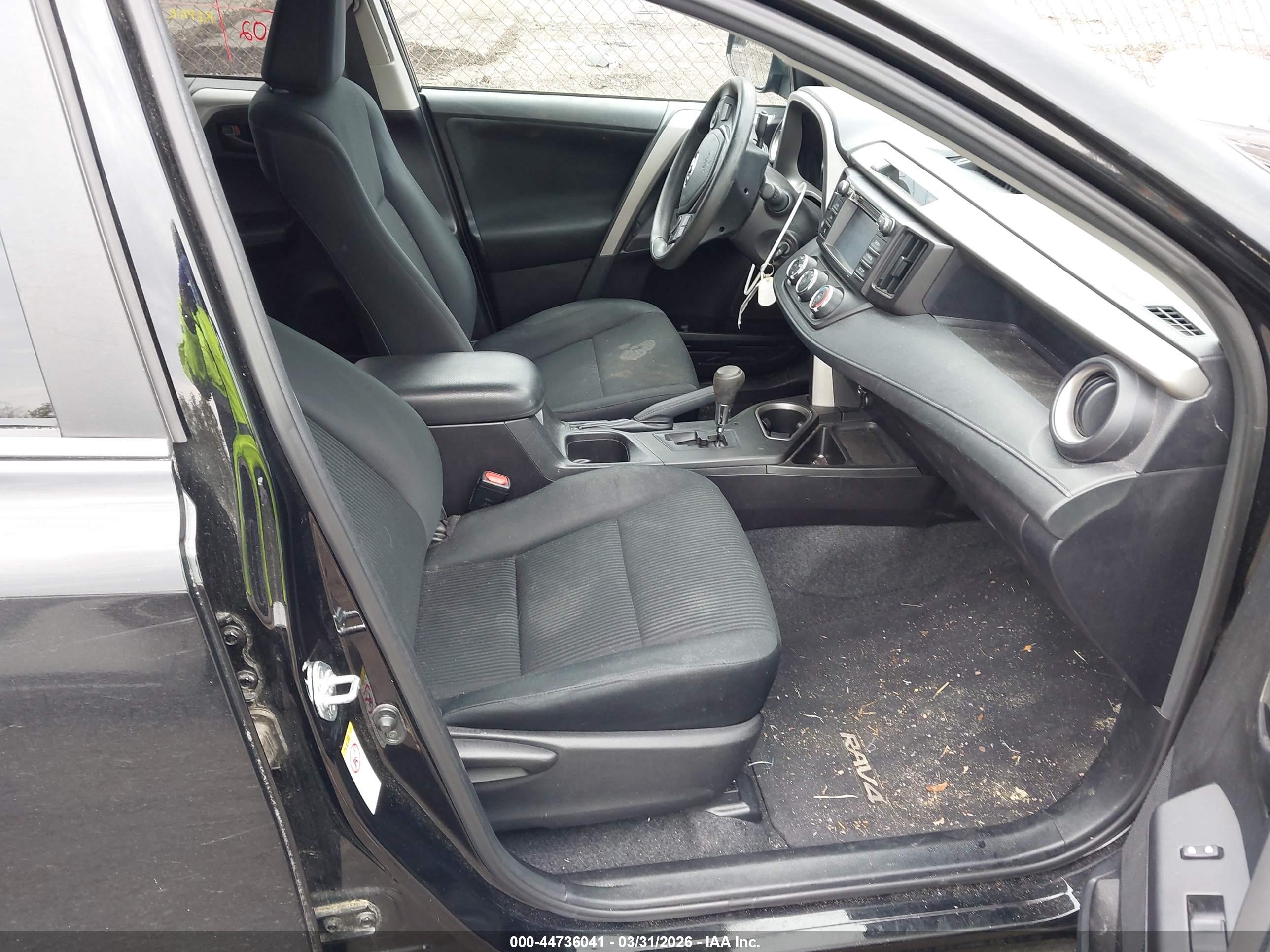 TOYOTA RAV4 image 5