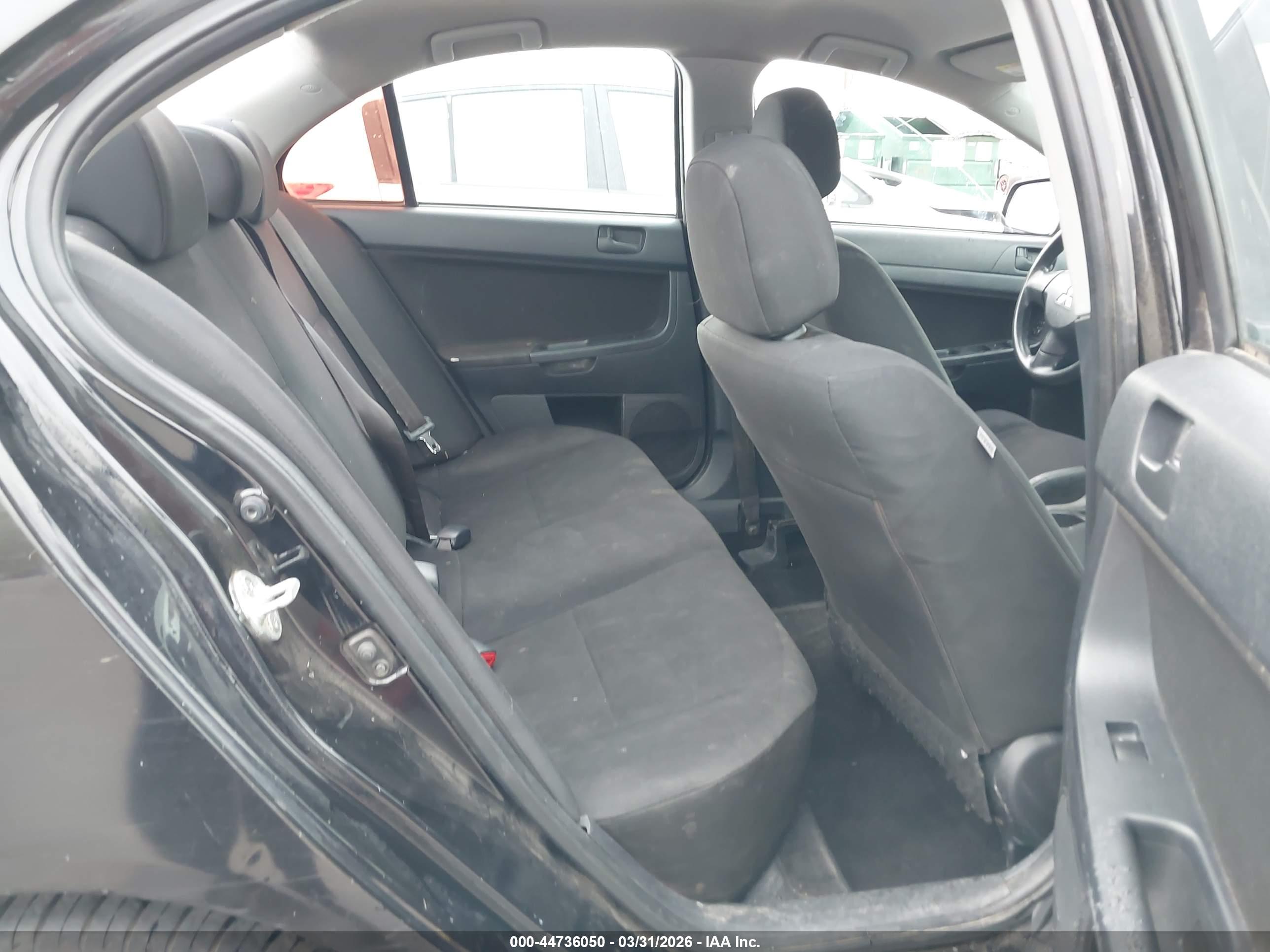 MITSUBISHI LANCER image 8