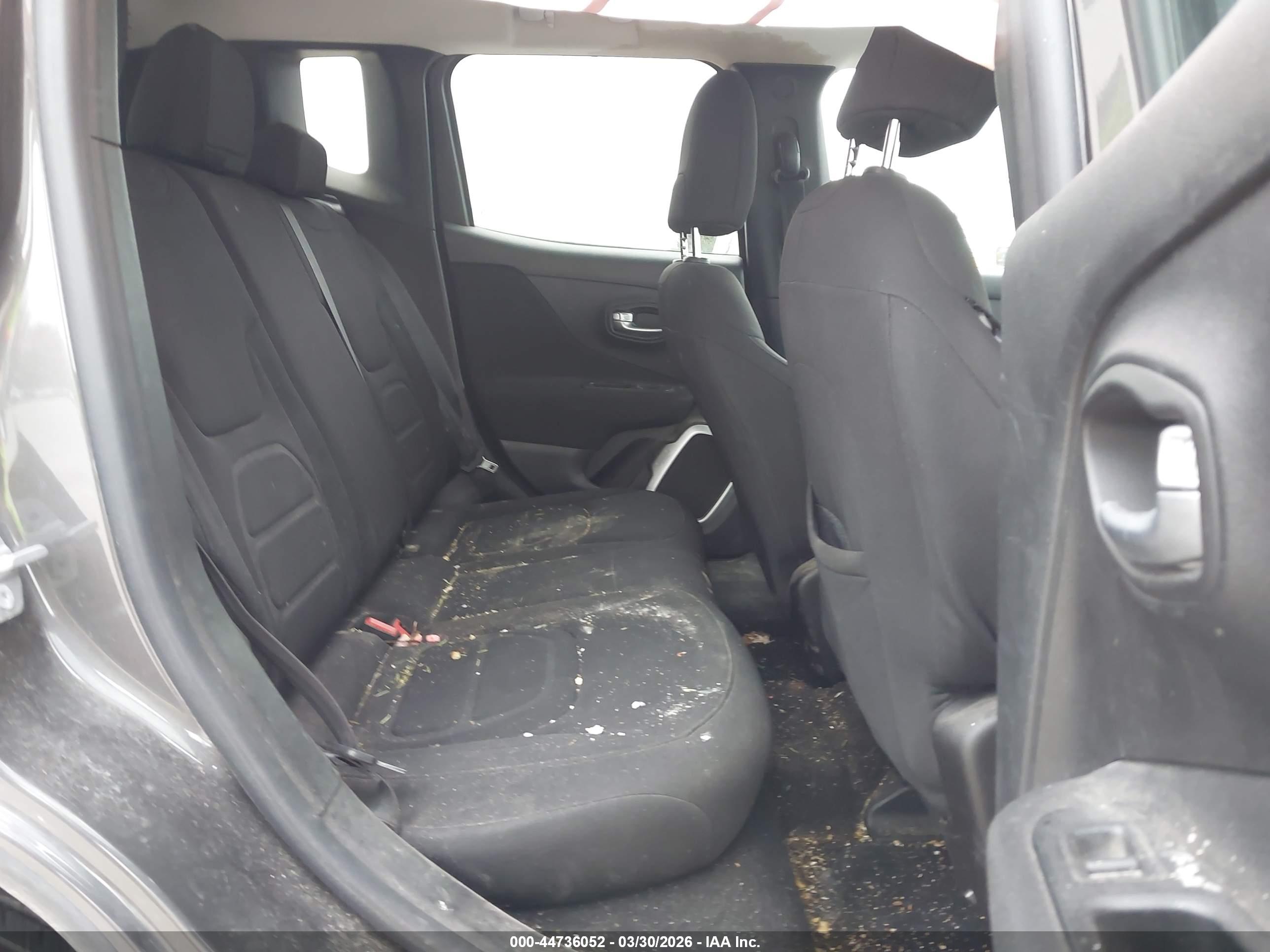 JEEP RENEGADE image 8