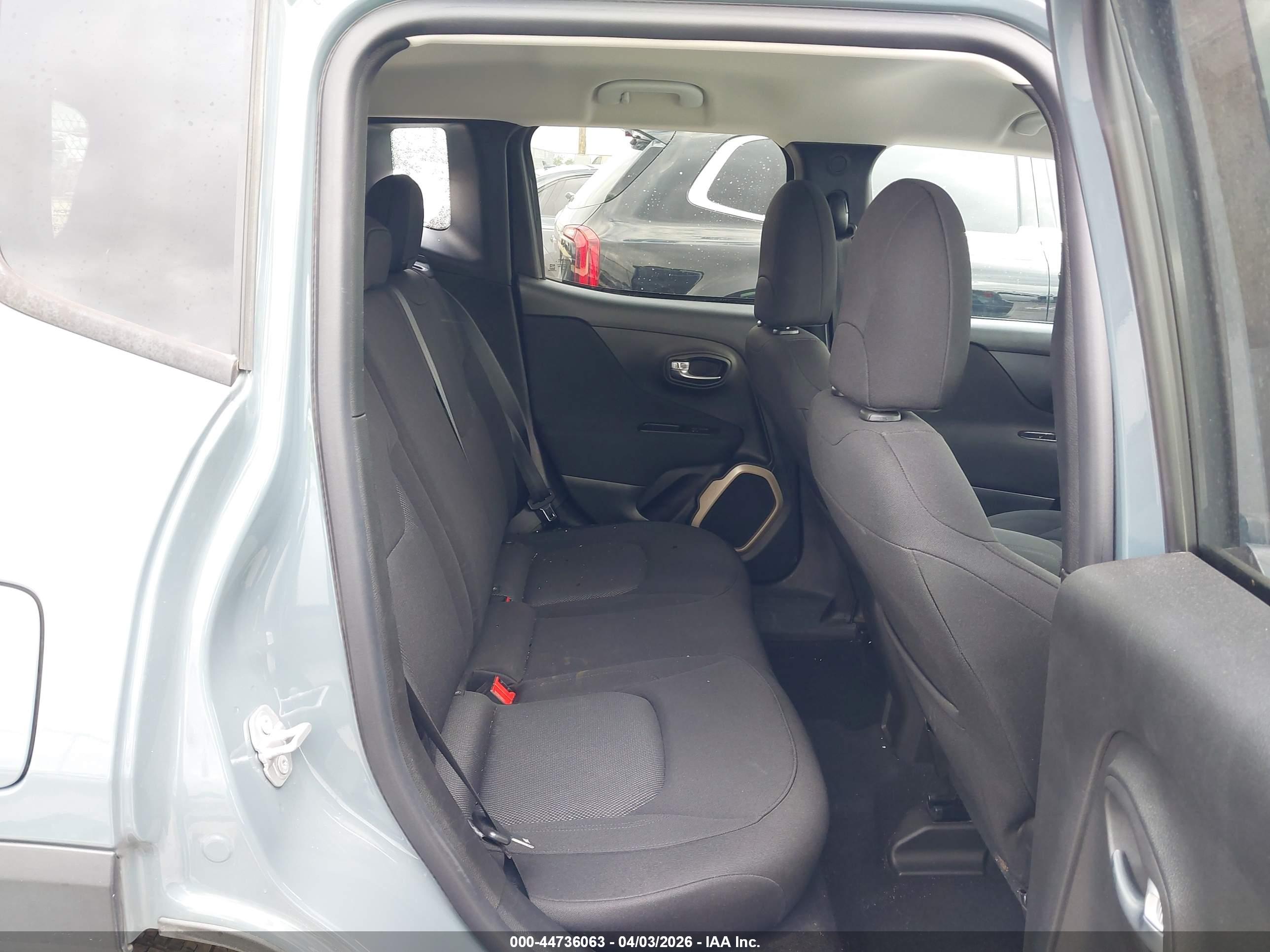 JEEP RENEGADE image 8