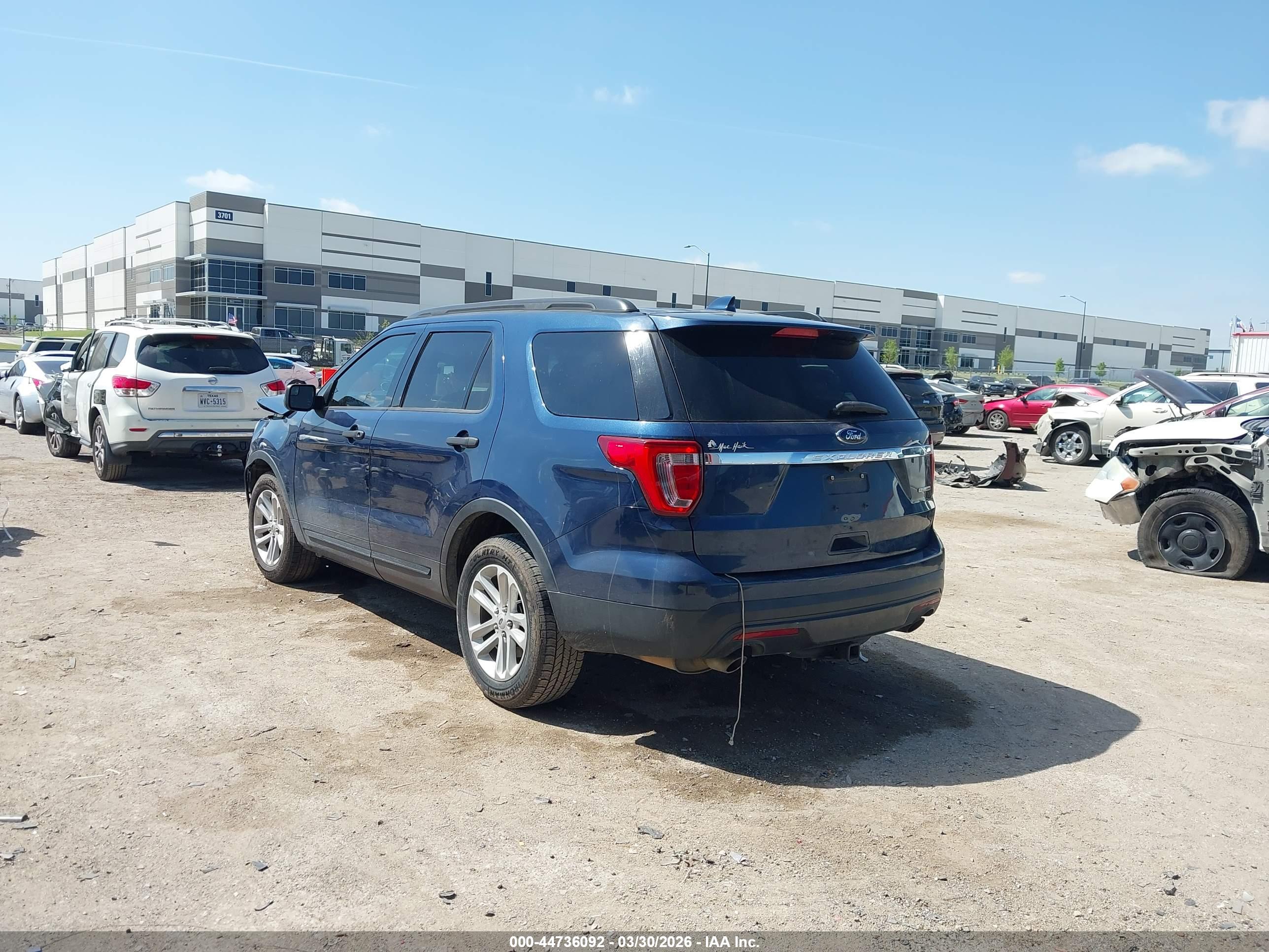 FORD EXPLORER image 3