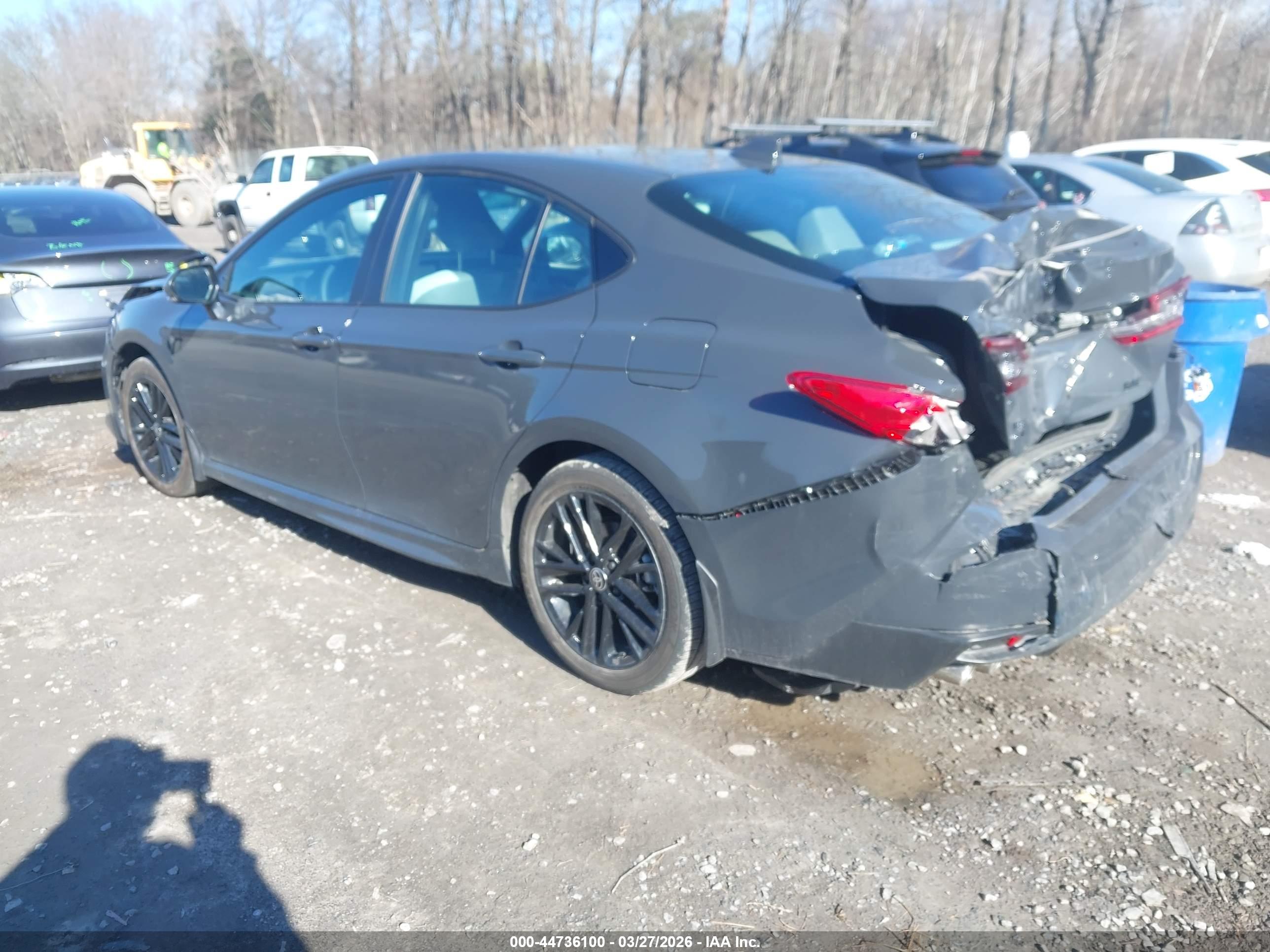 TOYOTA CAMRY image 3