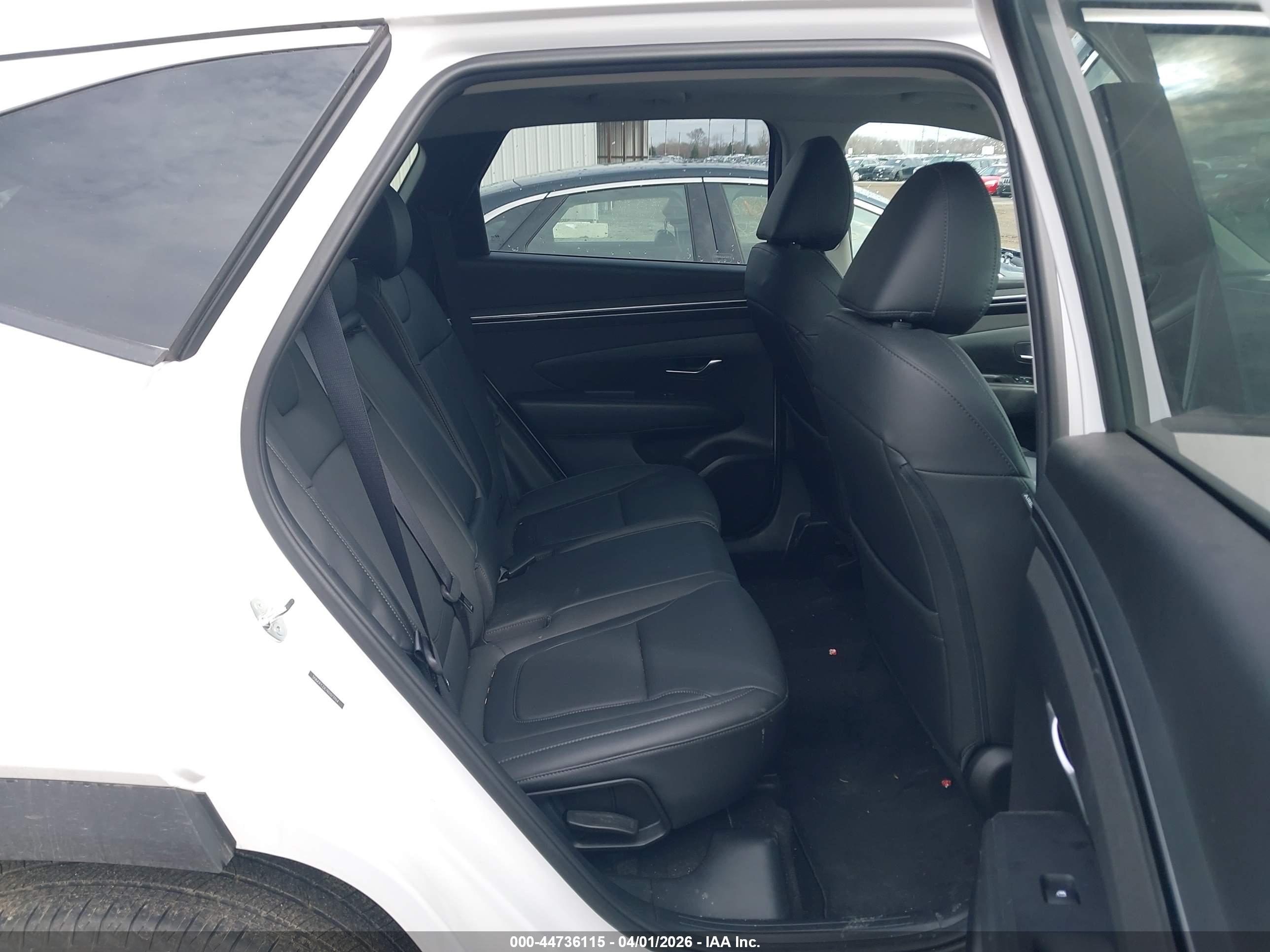HYUNDAI TUCSON image 8