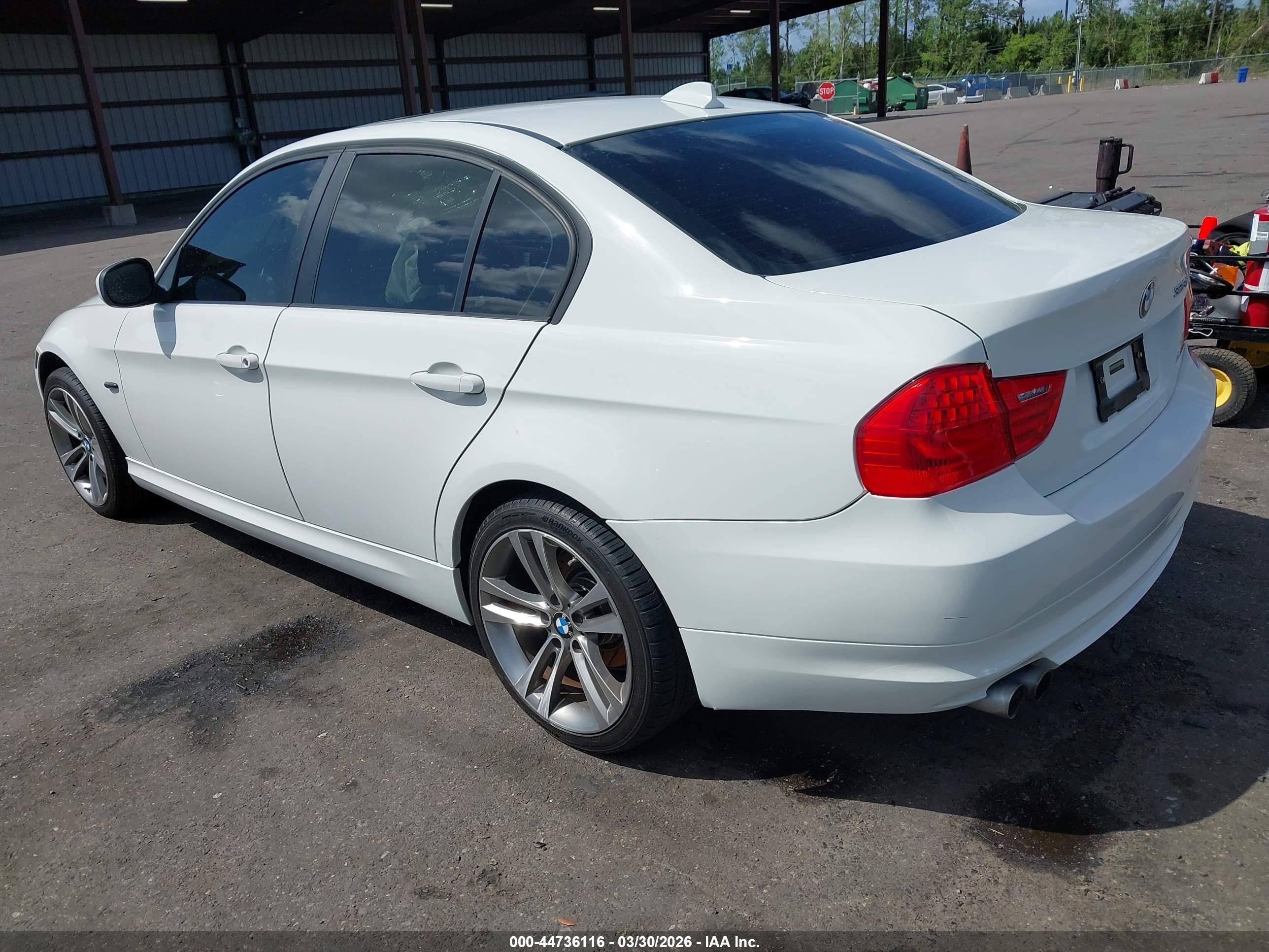 BMW 328I image 3