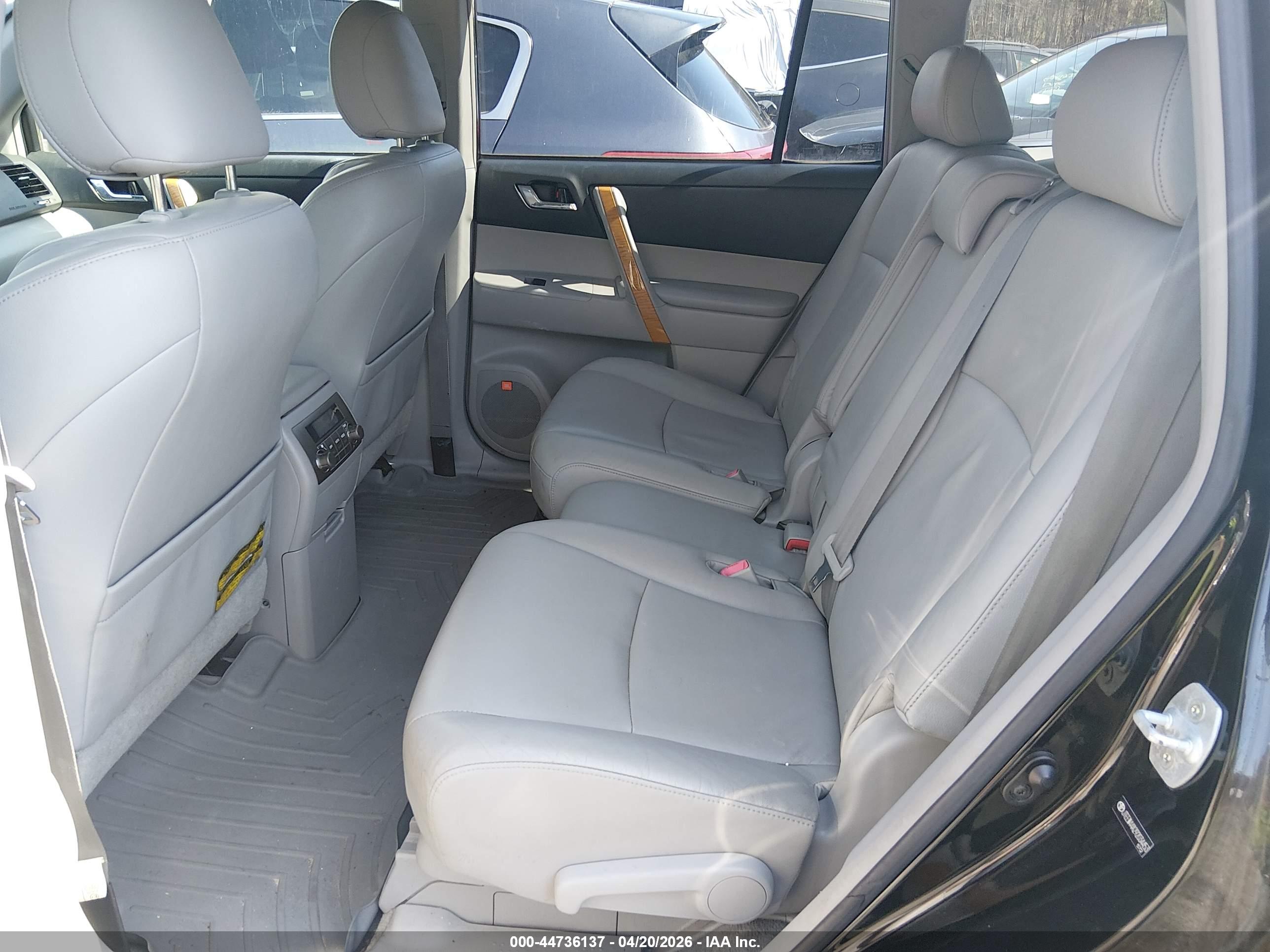 TOYOTA HIGHLANDER image 8