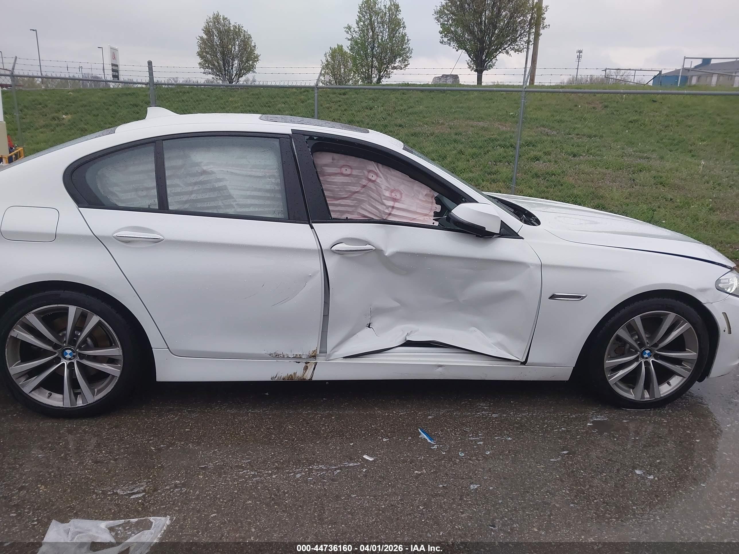 BMW 528I image 6