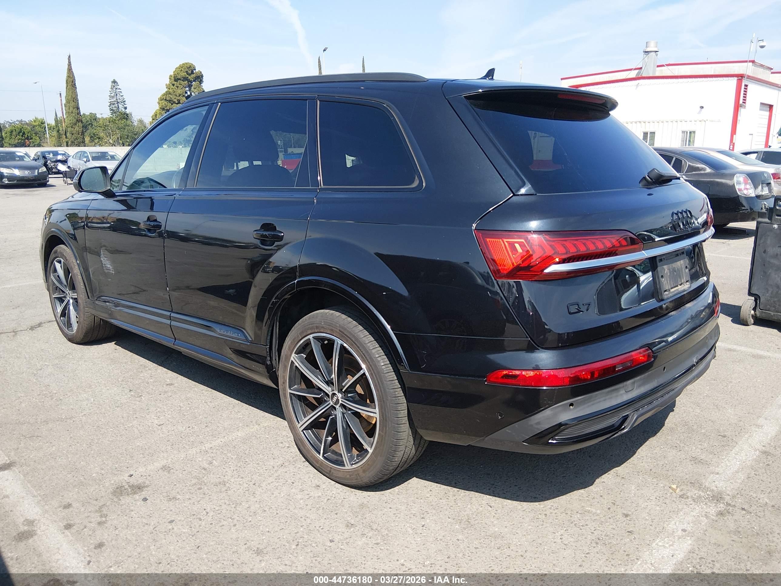 AUDI Q7 image 3