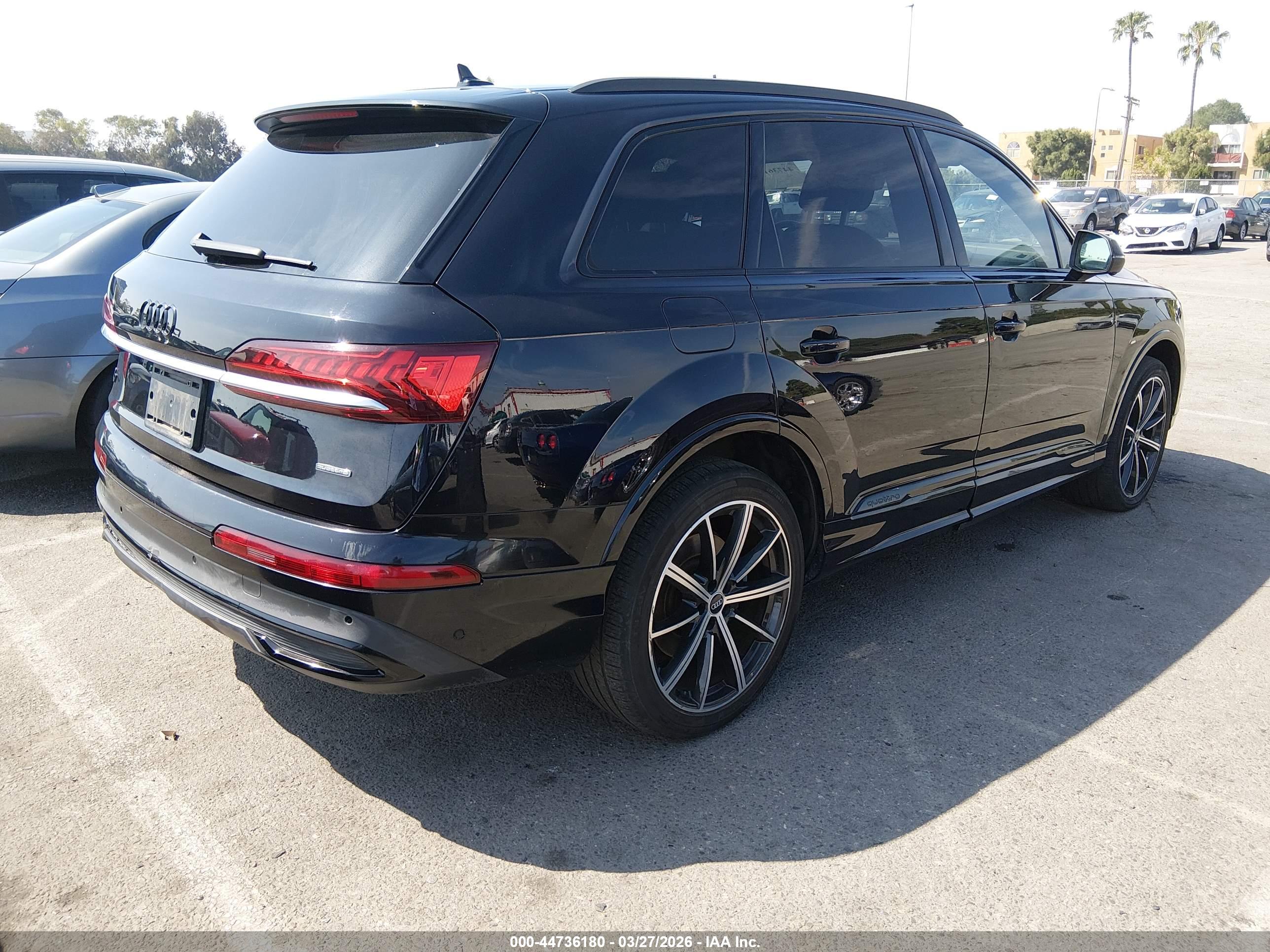 AUDI Q7 image 4