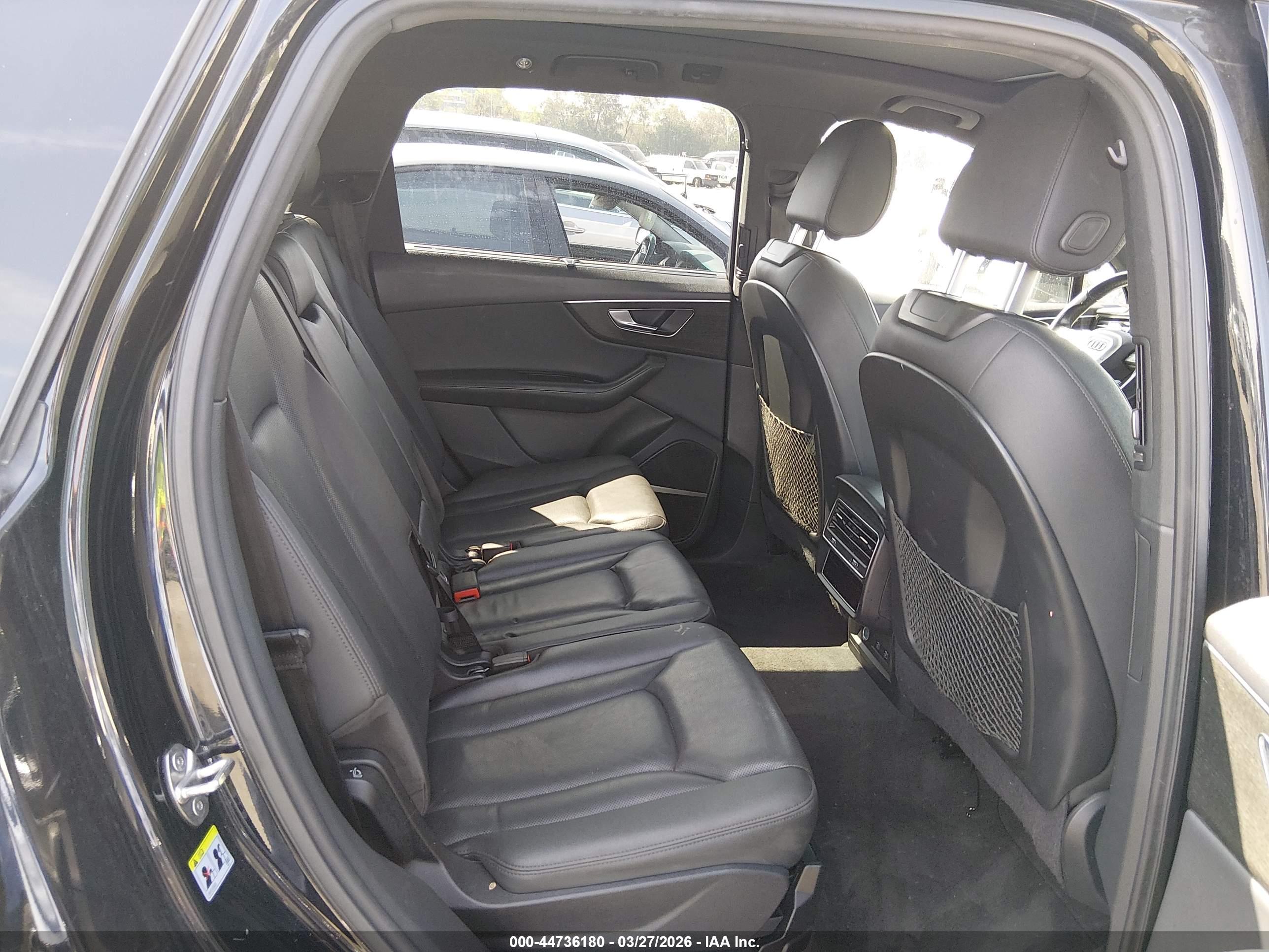 AUDI Q7 image 8