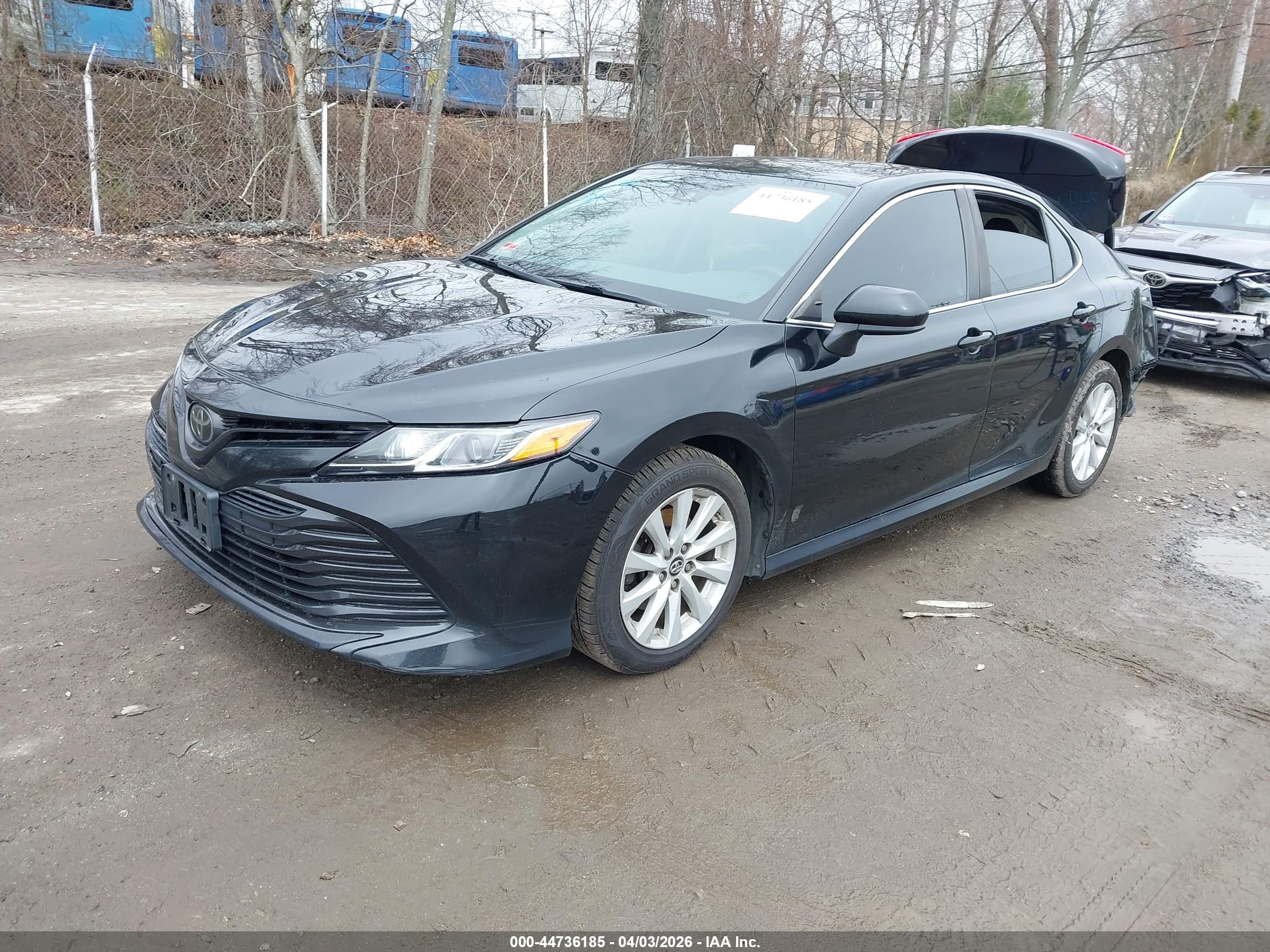TOYOTA CAMRY image 2