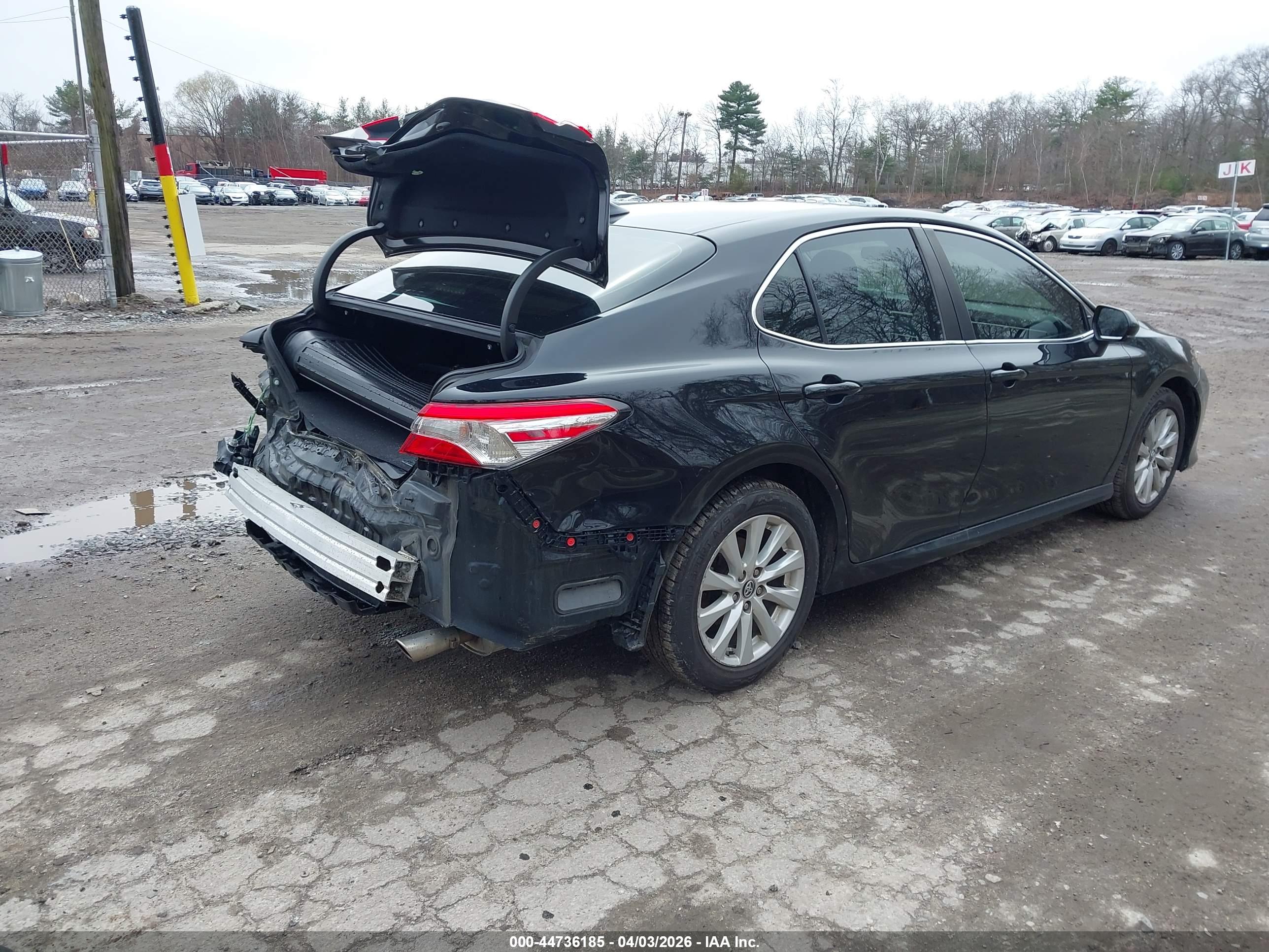 TOYOTA CAMRY image 4