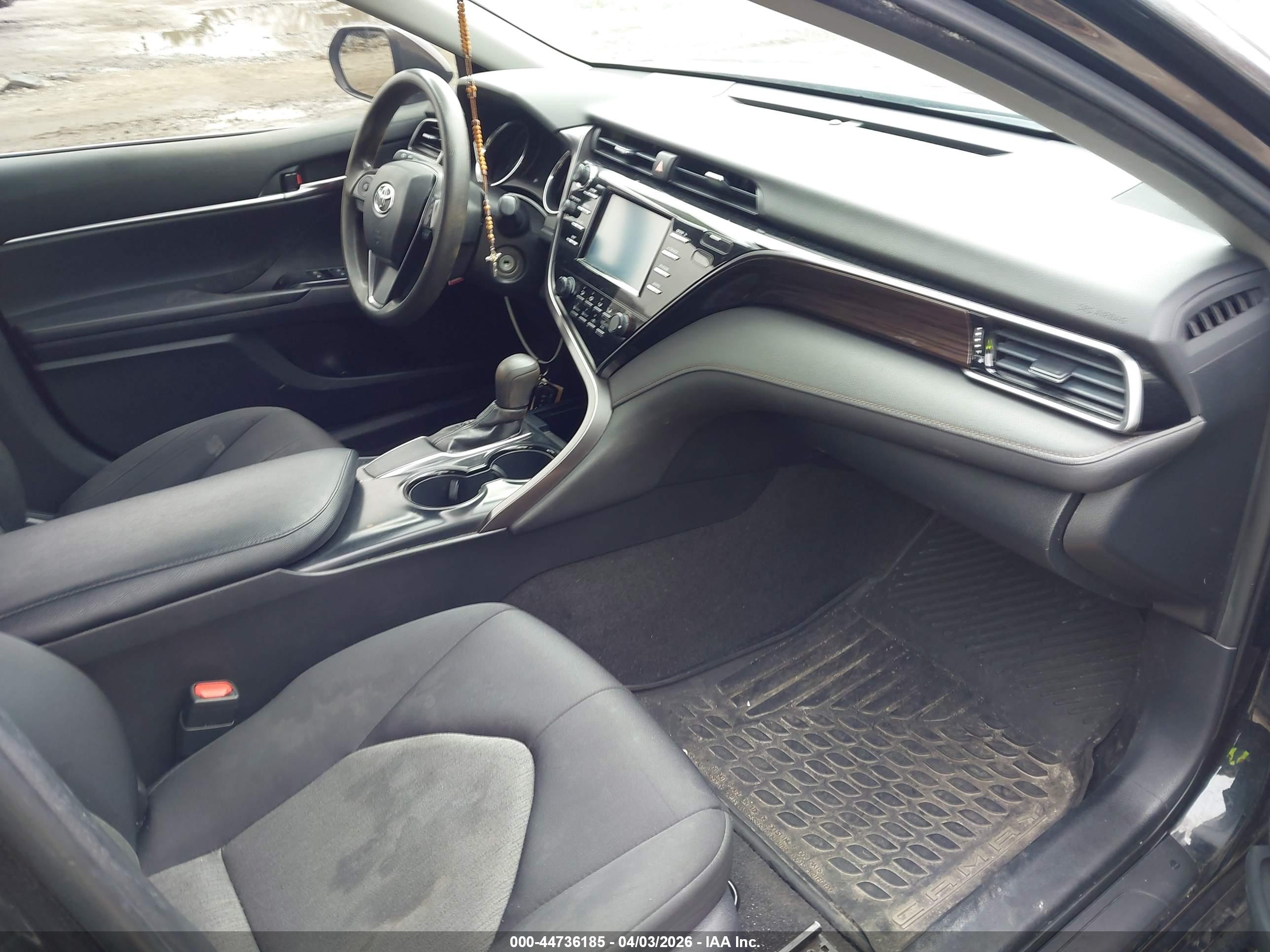 TOYOTA CAMRY image 5