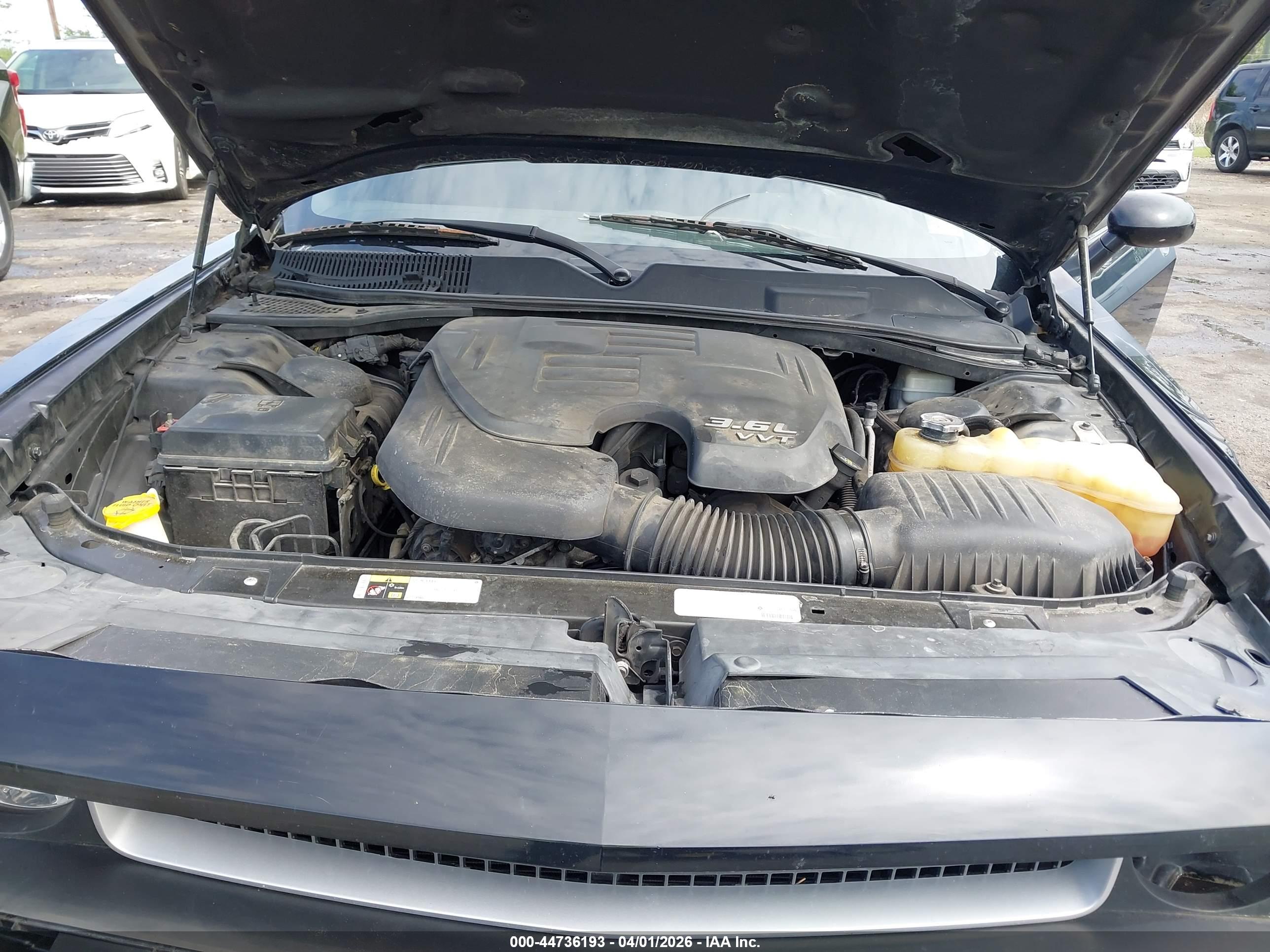 DODGE CHALLENGER image 10