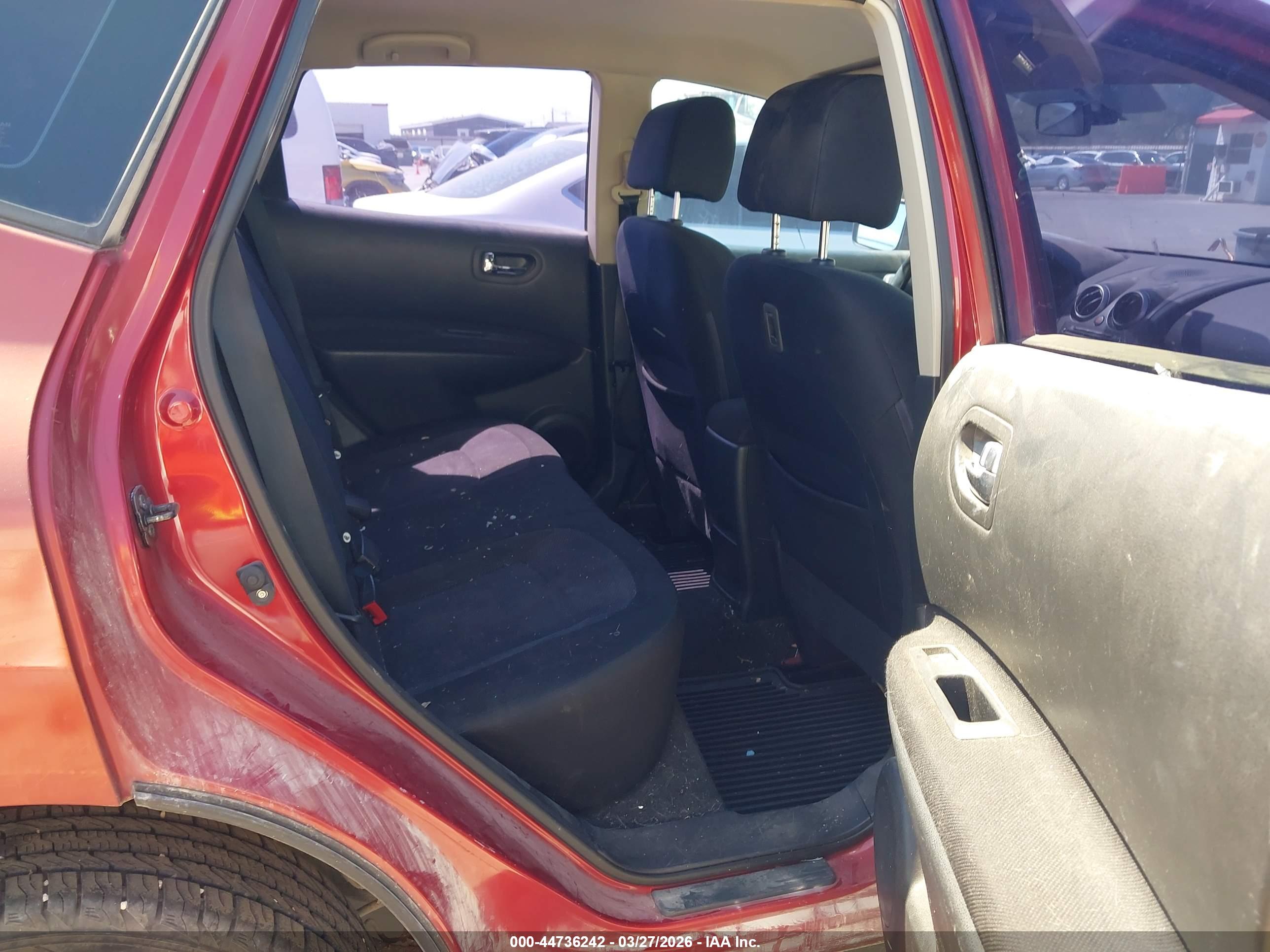 NISSAN ROGUE image 8