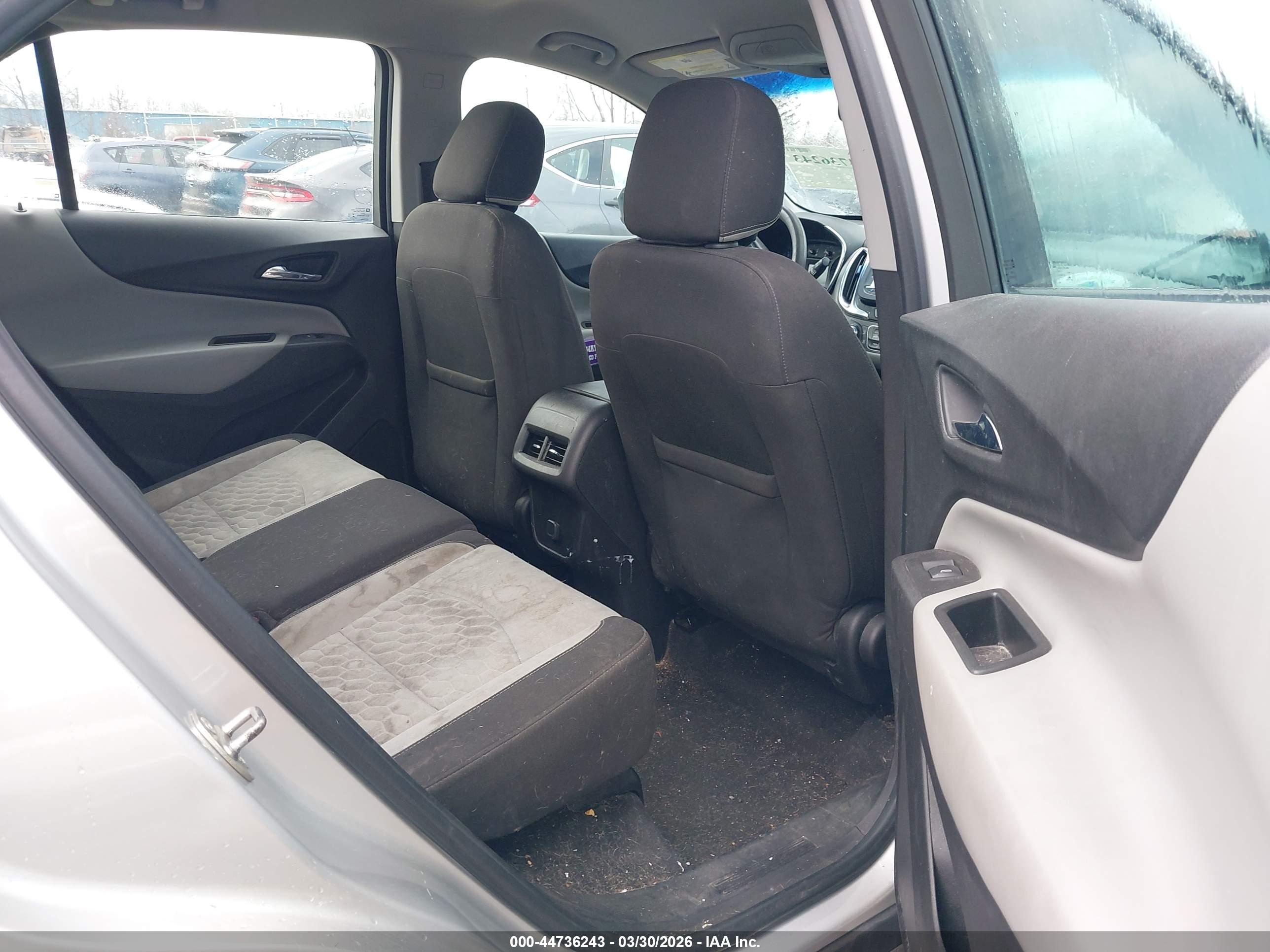 CHEVROLET EQUINOX image 8