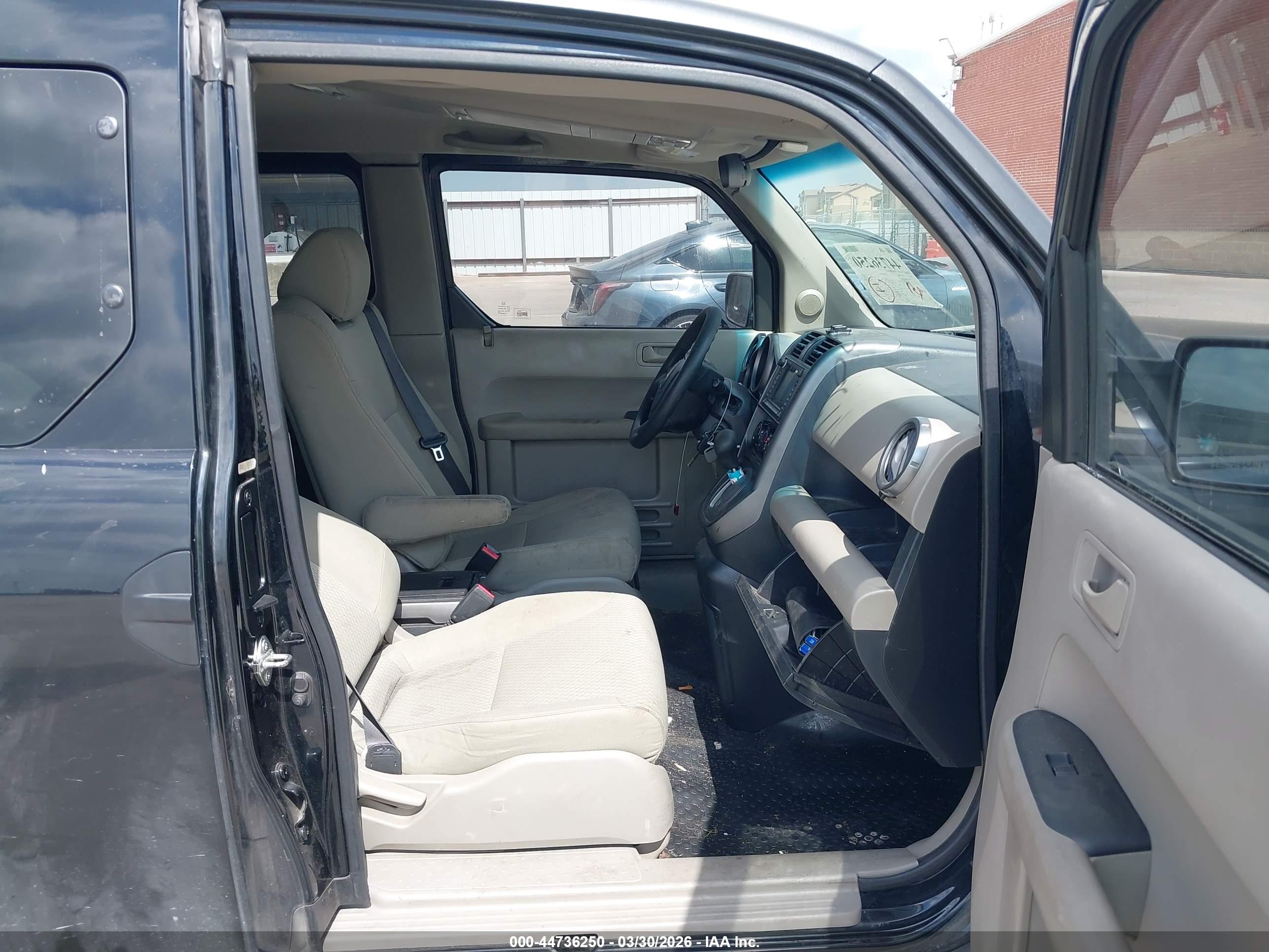 HONDA ELEMENT image 5