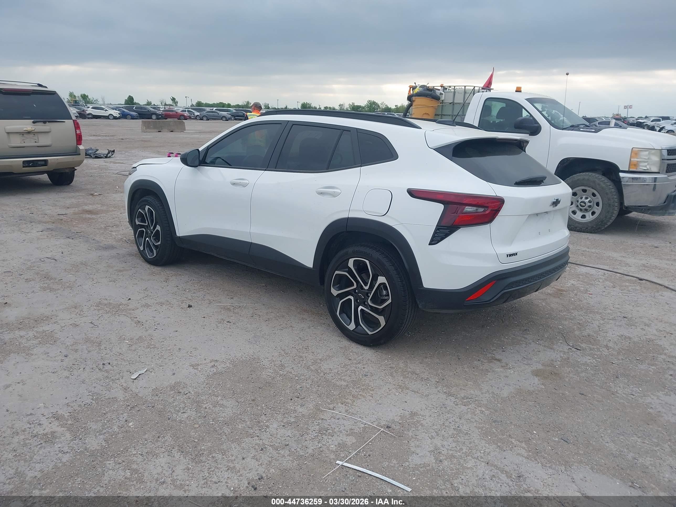 CHEVROLET TRAX image 3