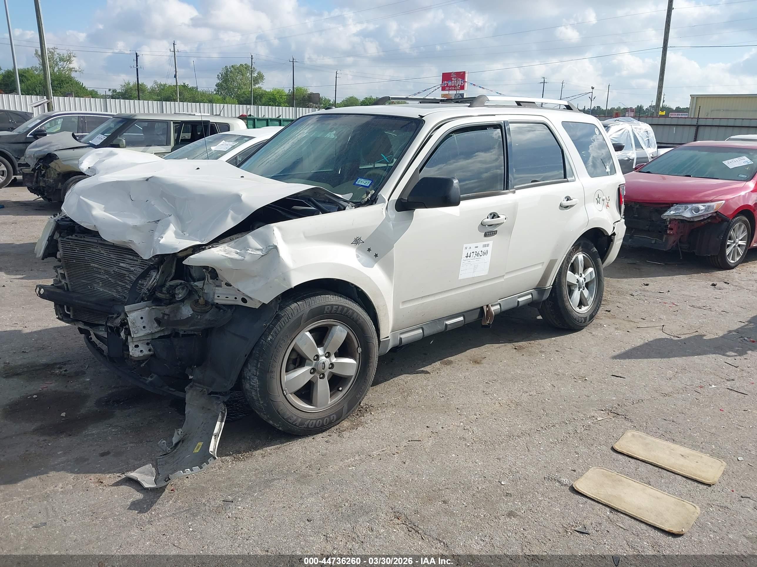 FORD ESCAPE image 2