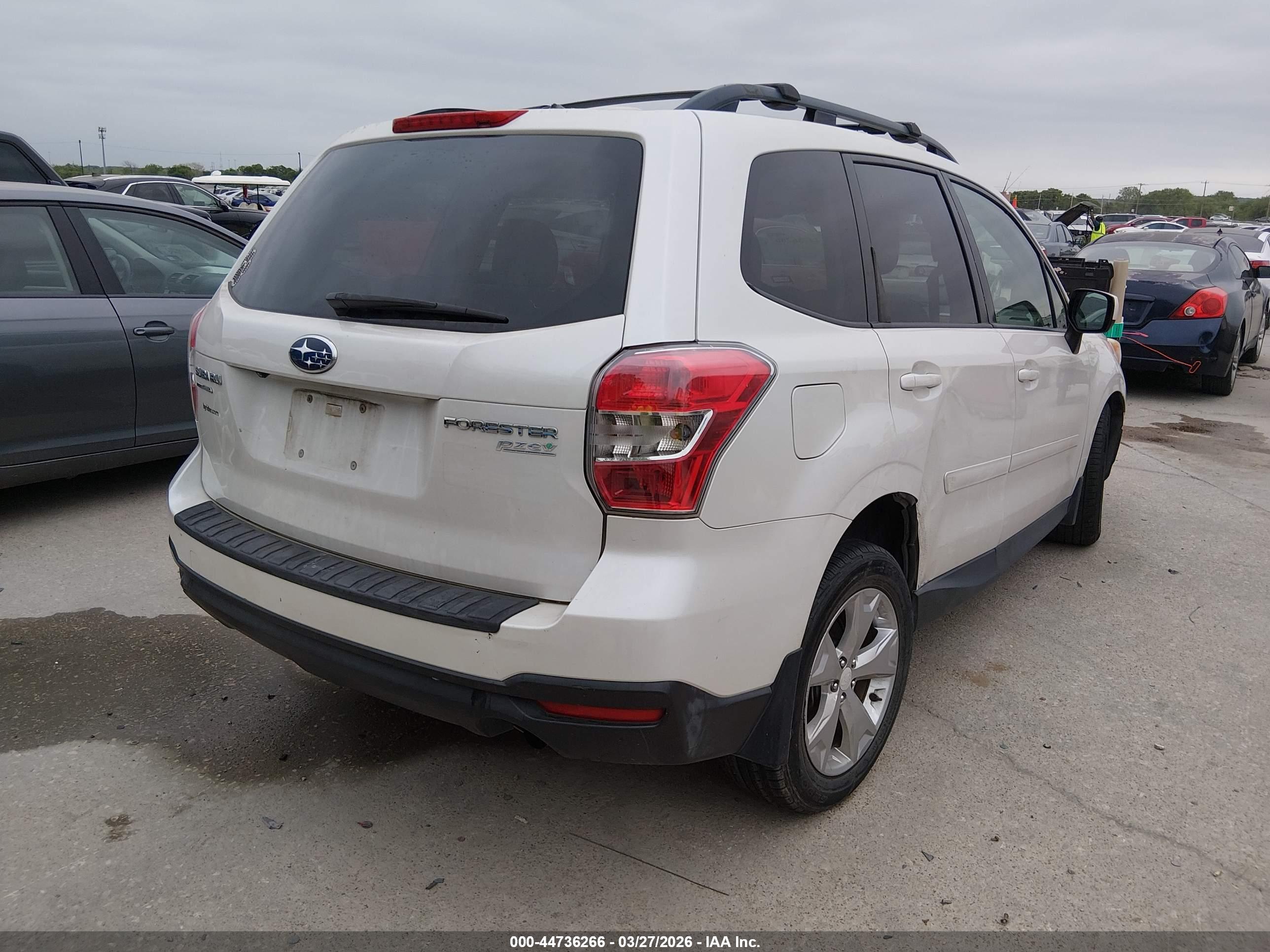 SUBARU FORESTER image 4