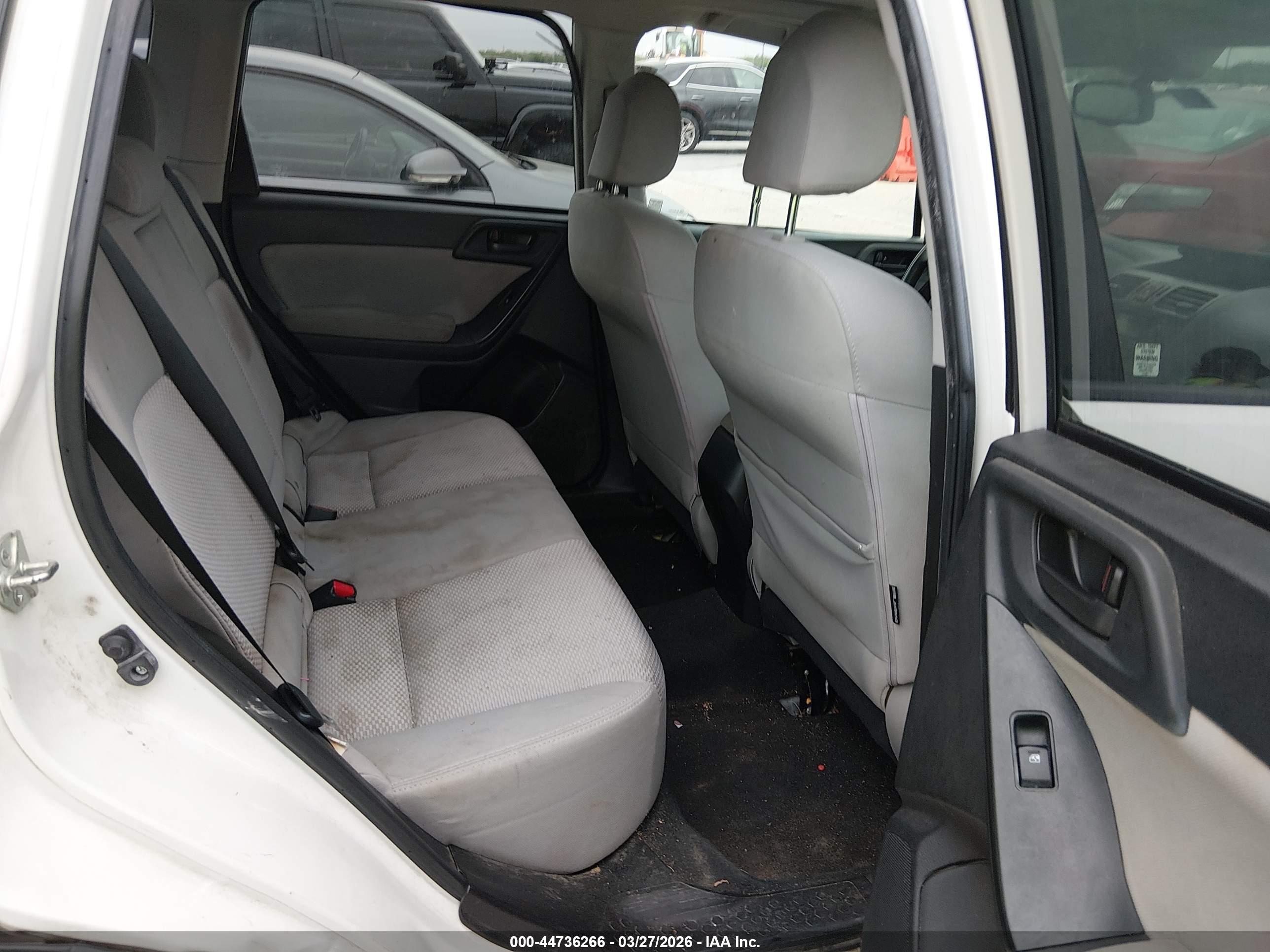 SUBARU FORESTER image 8