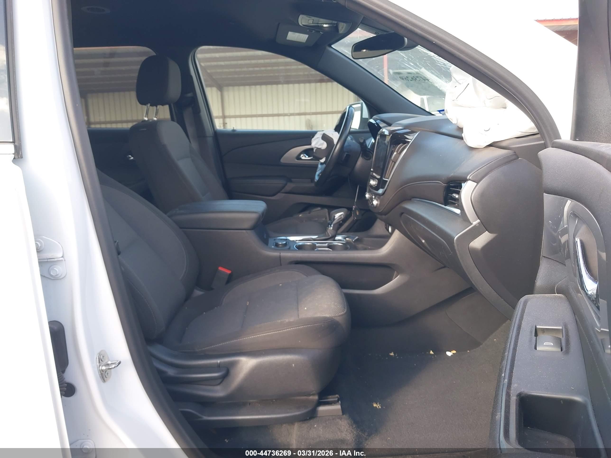 CHEVROLET TRAVERSE image 5