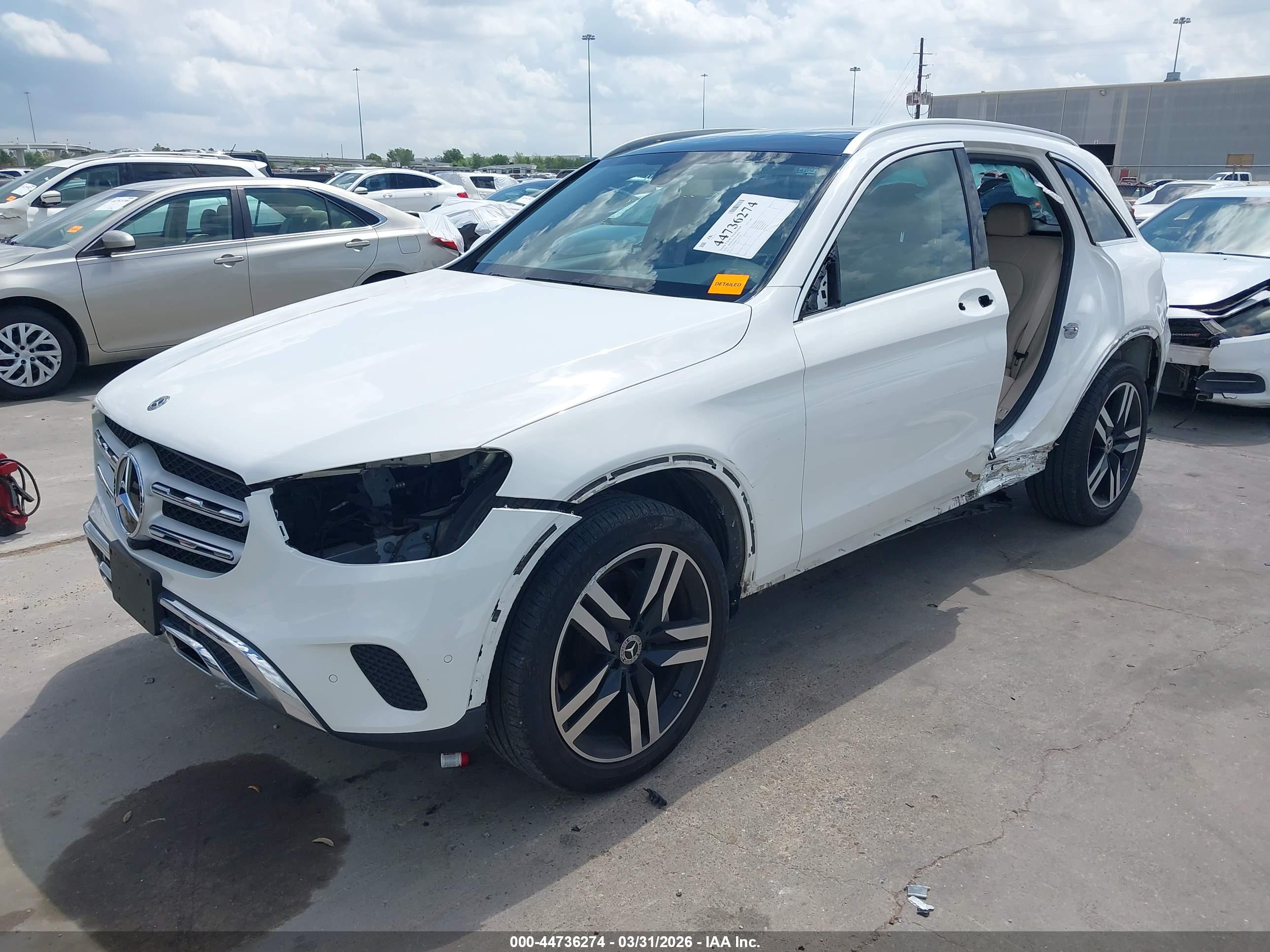 MERCEDES-BENZ GLC image 2