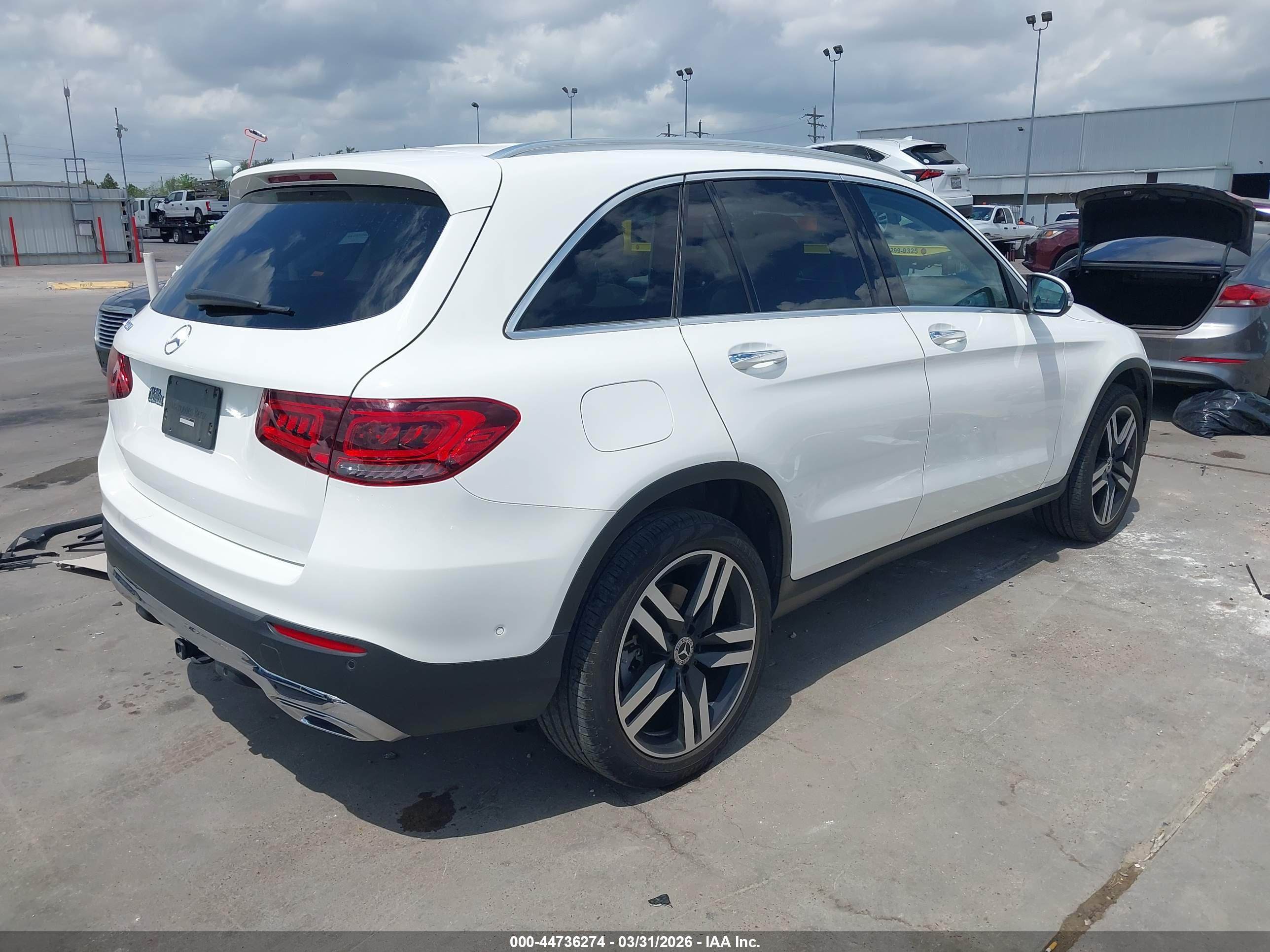 MERCEDES-BENZ GLC image 4