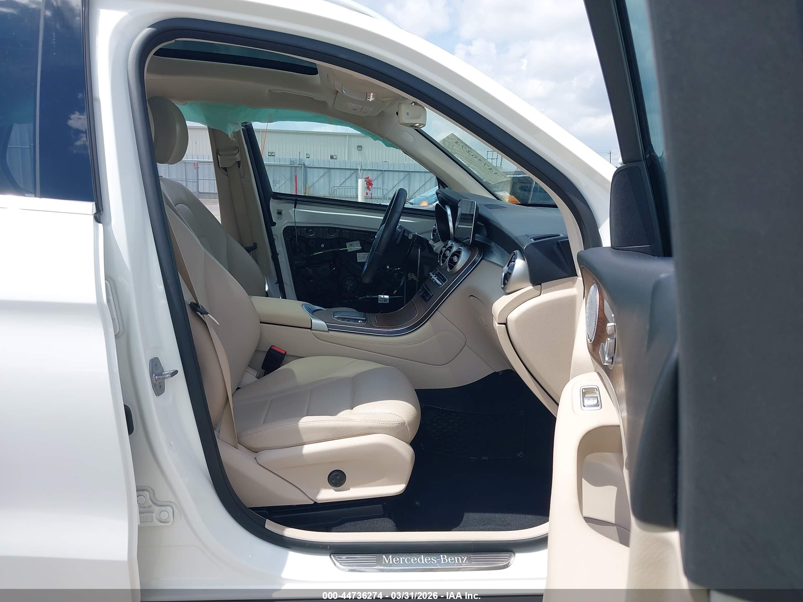 MERCEDES-BENZ GLC image 5