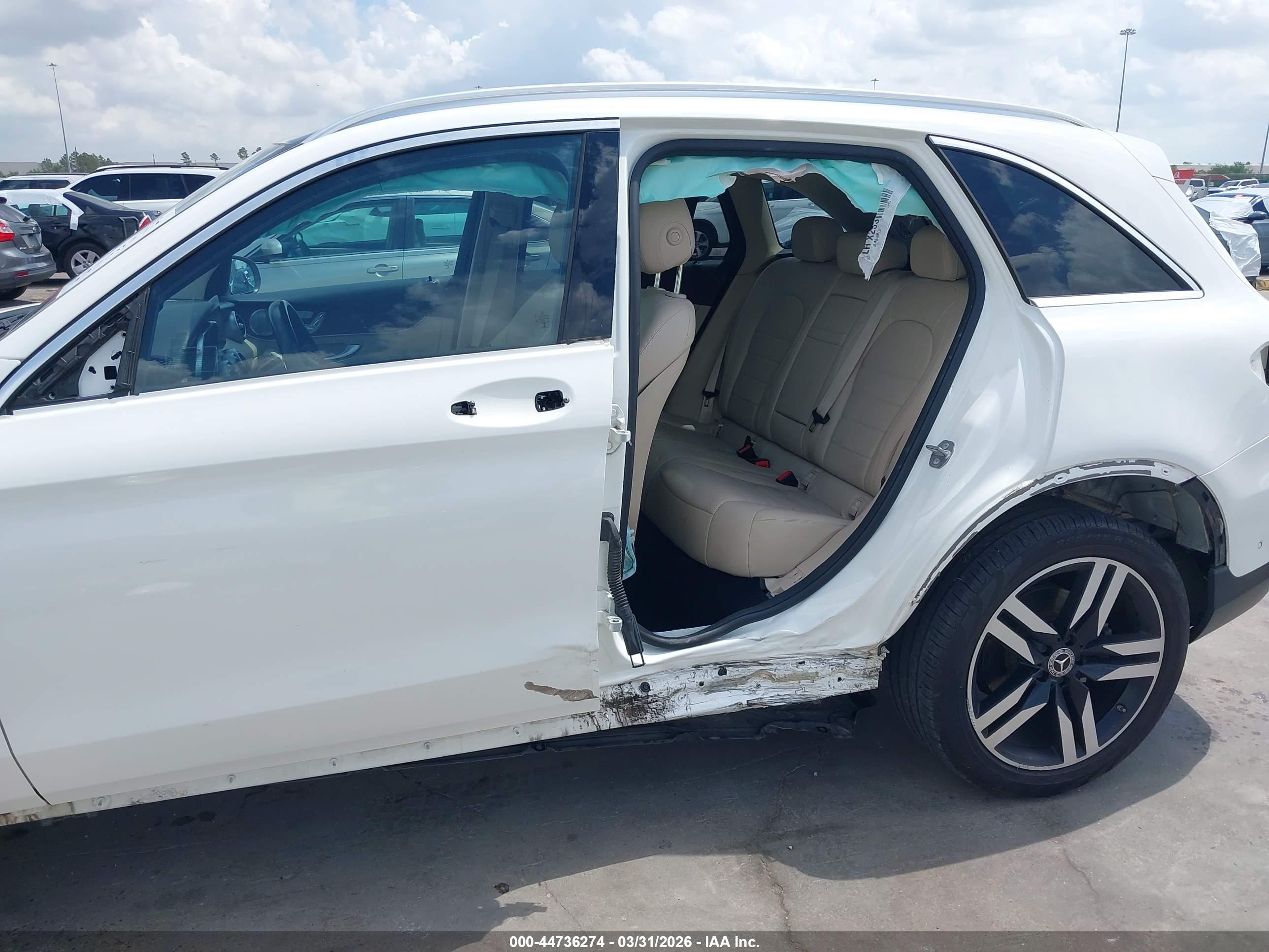 MERCEDES-BENZ GLC image 6