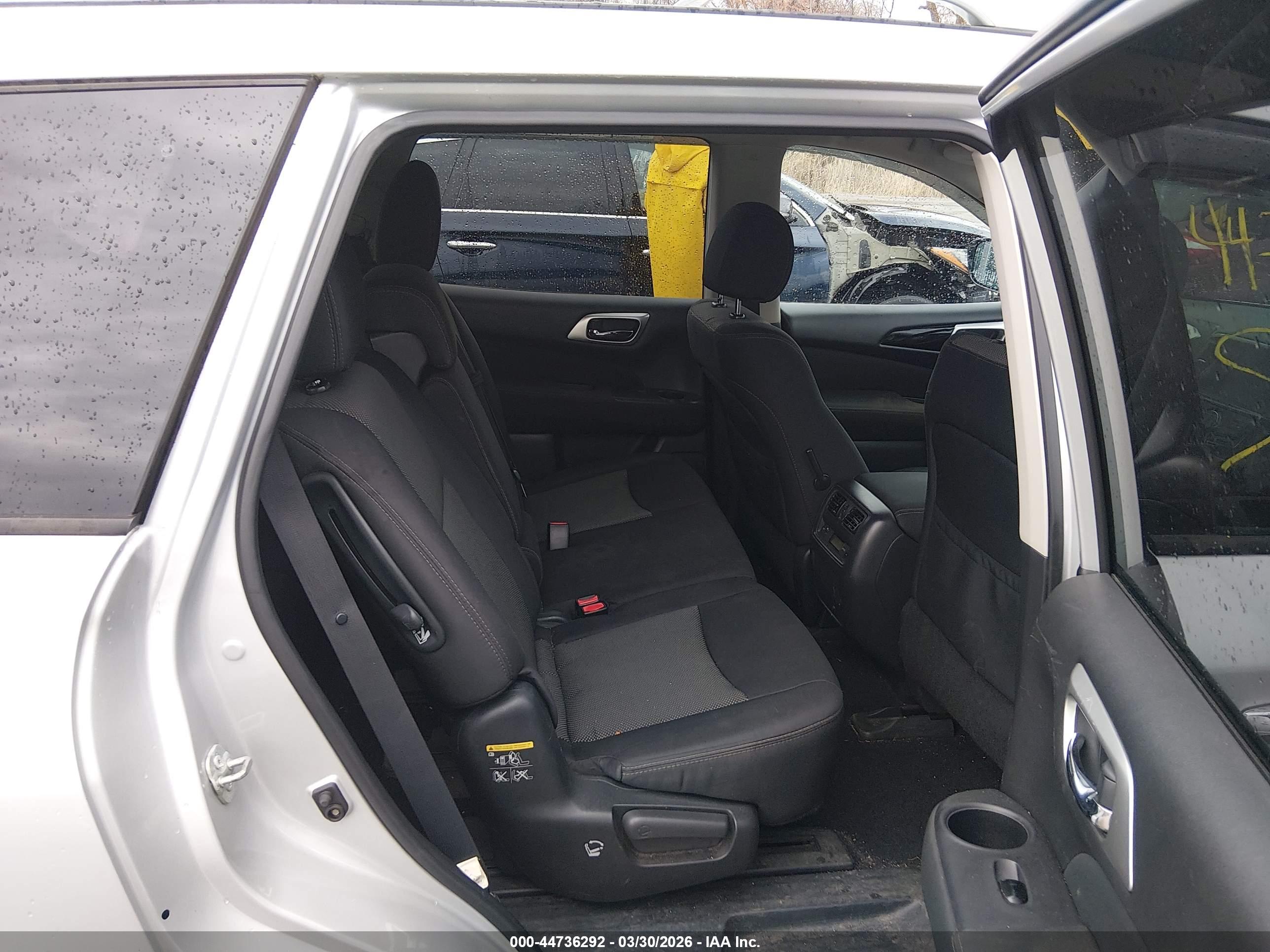 NISSAN PATHFINDER image 8