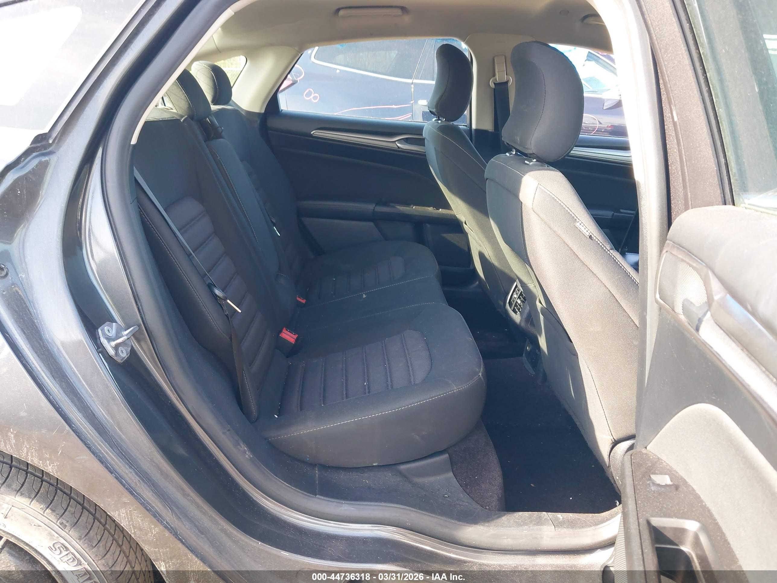 FORD FUSION image 8