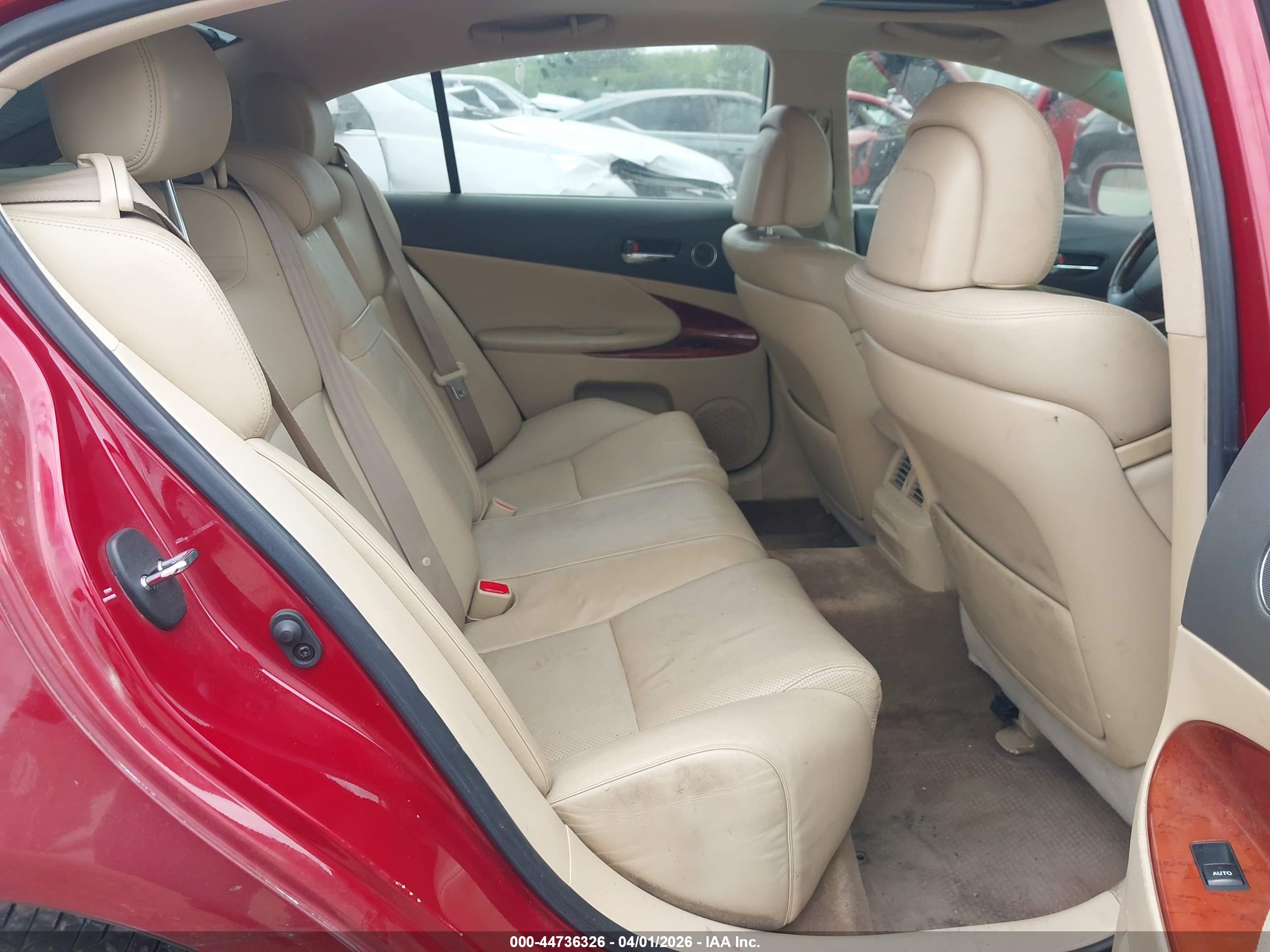 LEXUS GS image 8