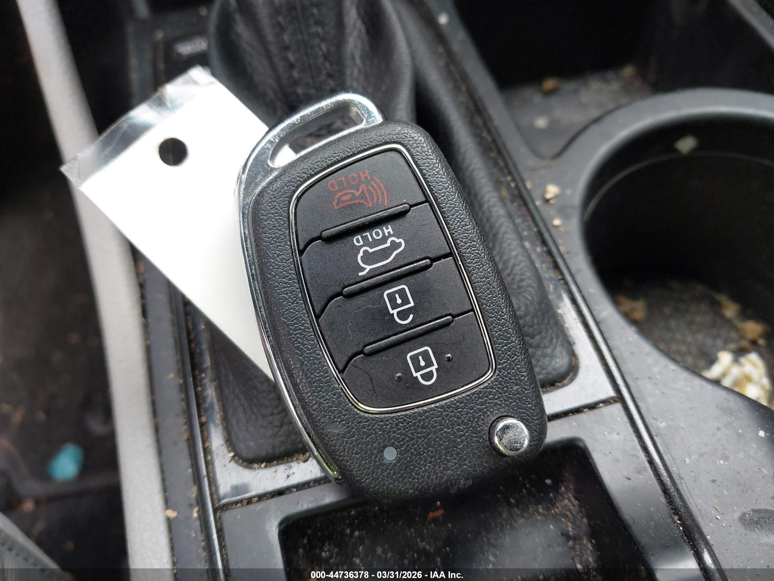 HYUNDAI TUCSON image 11