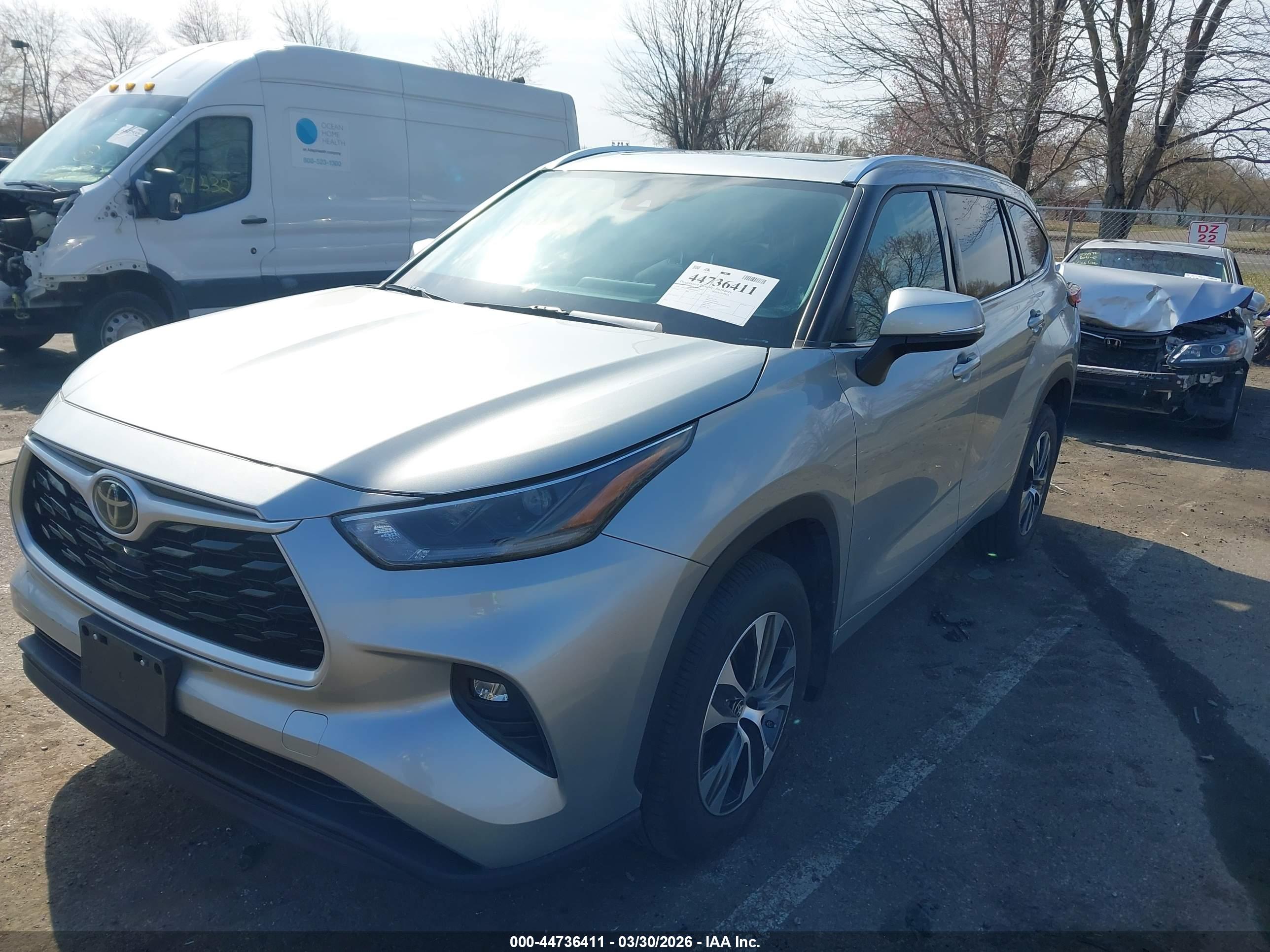 TOYOTA HIGHLANDER image 2