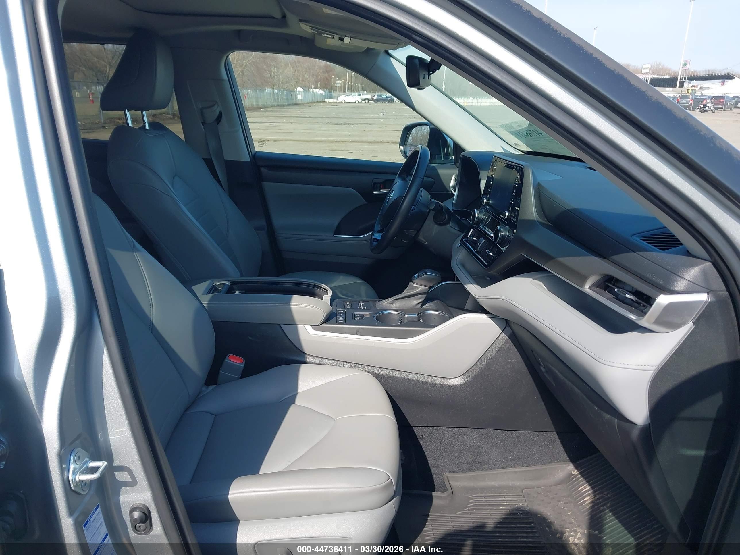 TOYOTA HIGHLANDER image 5