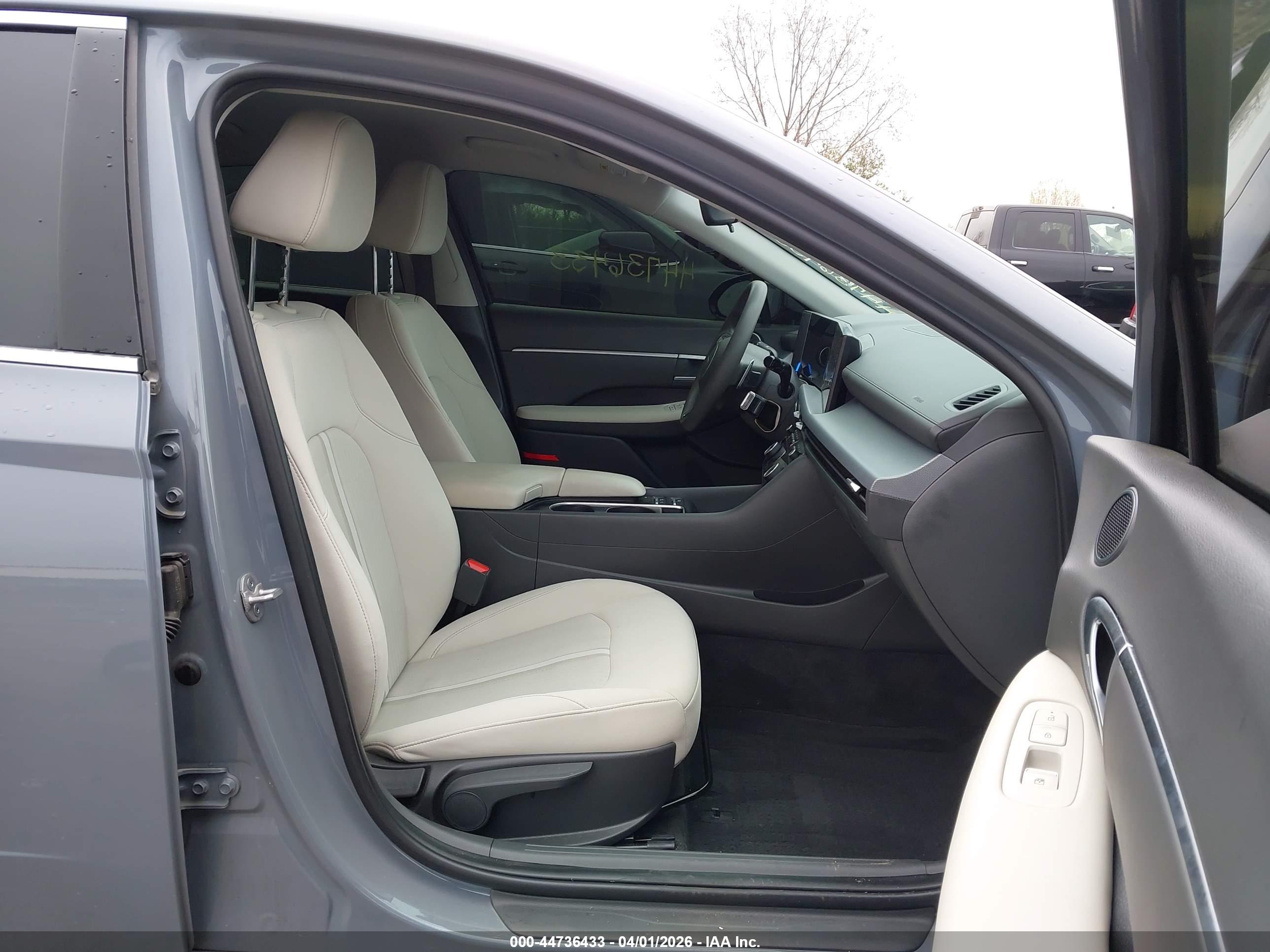 HYUNDAI SONATA image 5