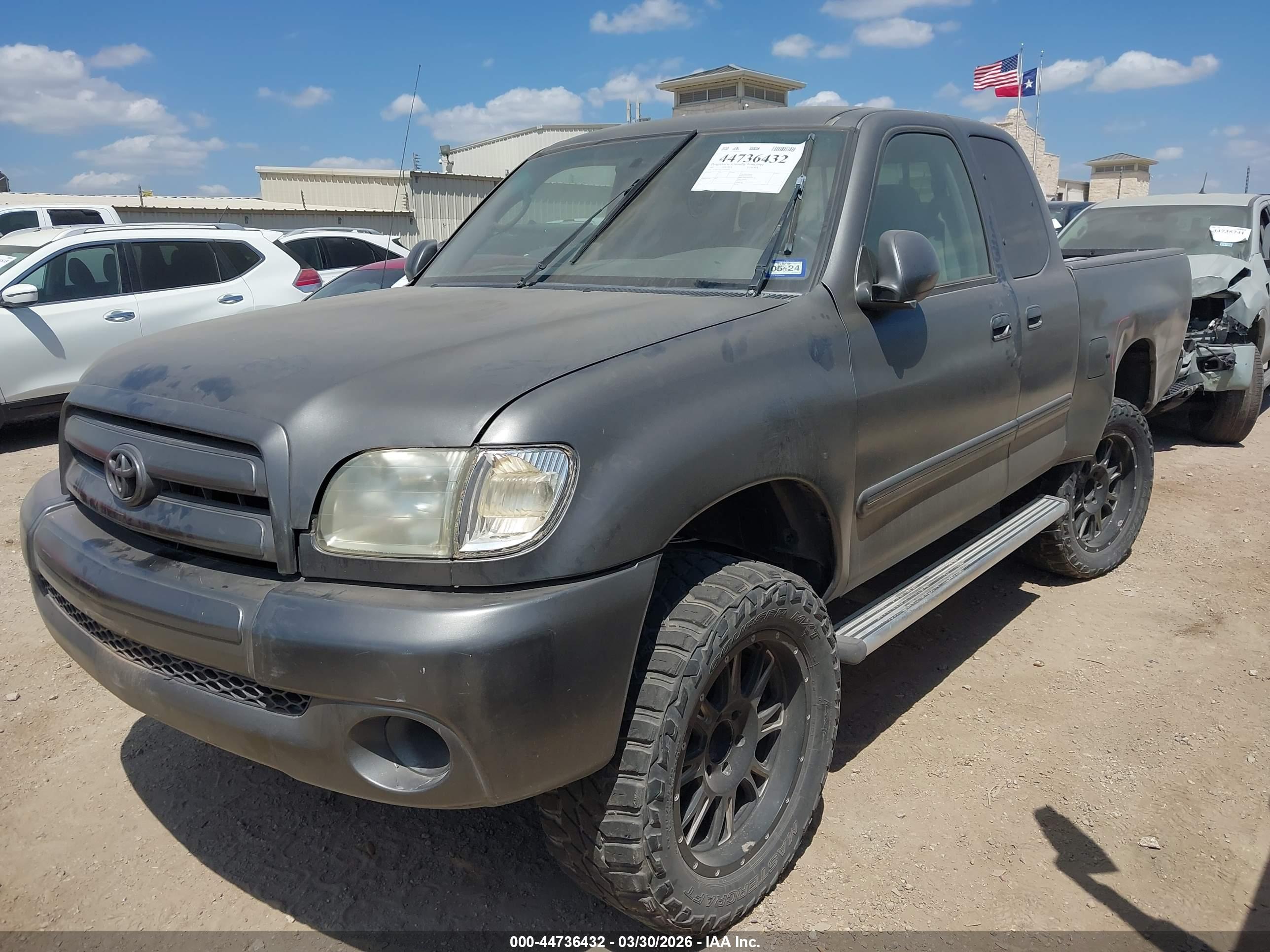 TOYOTA TUNDRA image 2