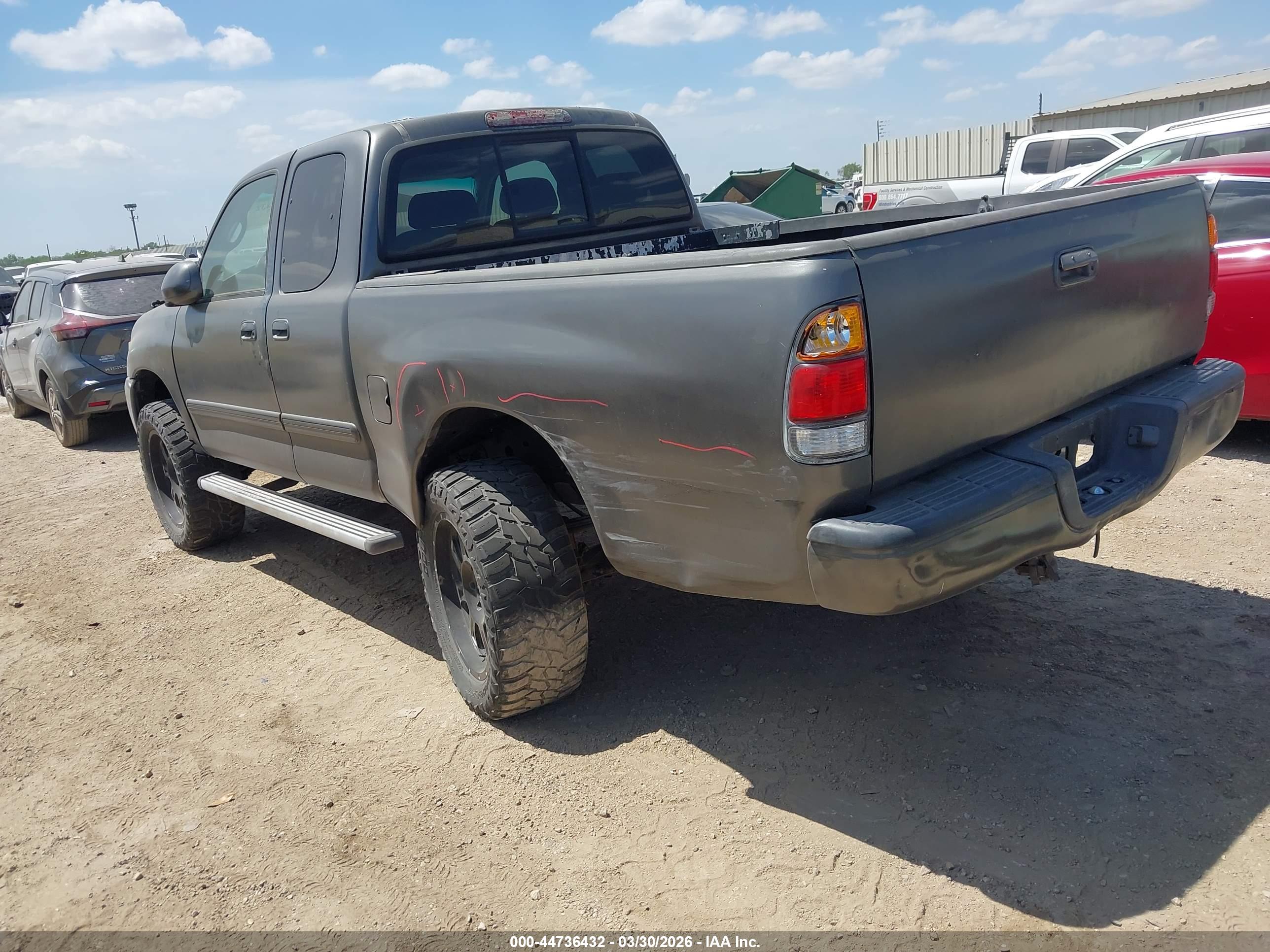 TOYOTA TUNDRA image 3