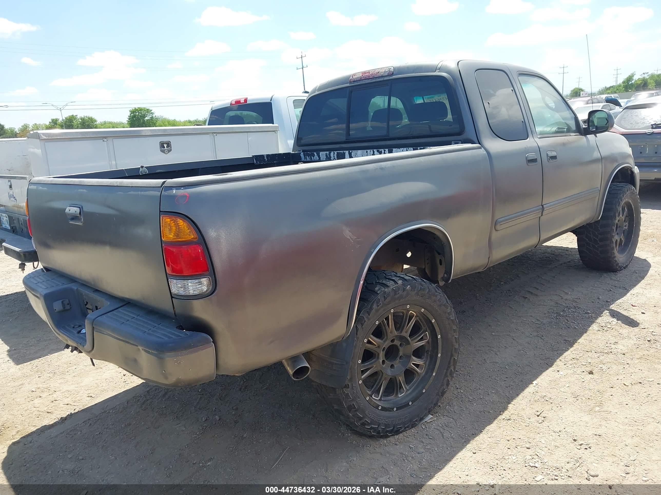 TOYOTA TUNDRA image 4