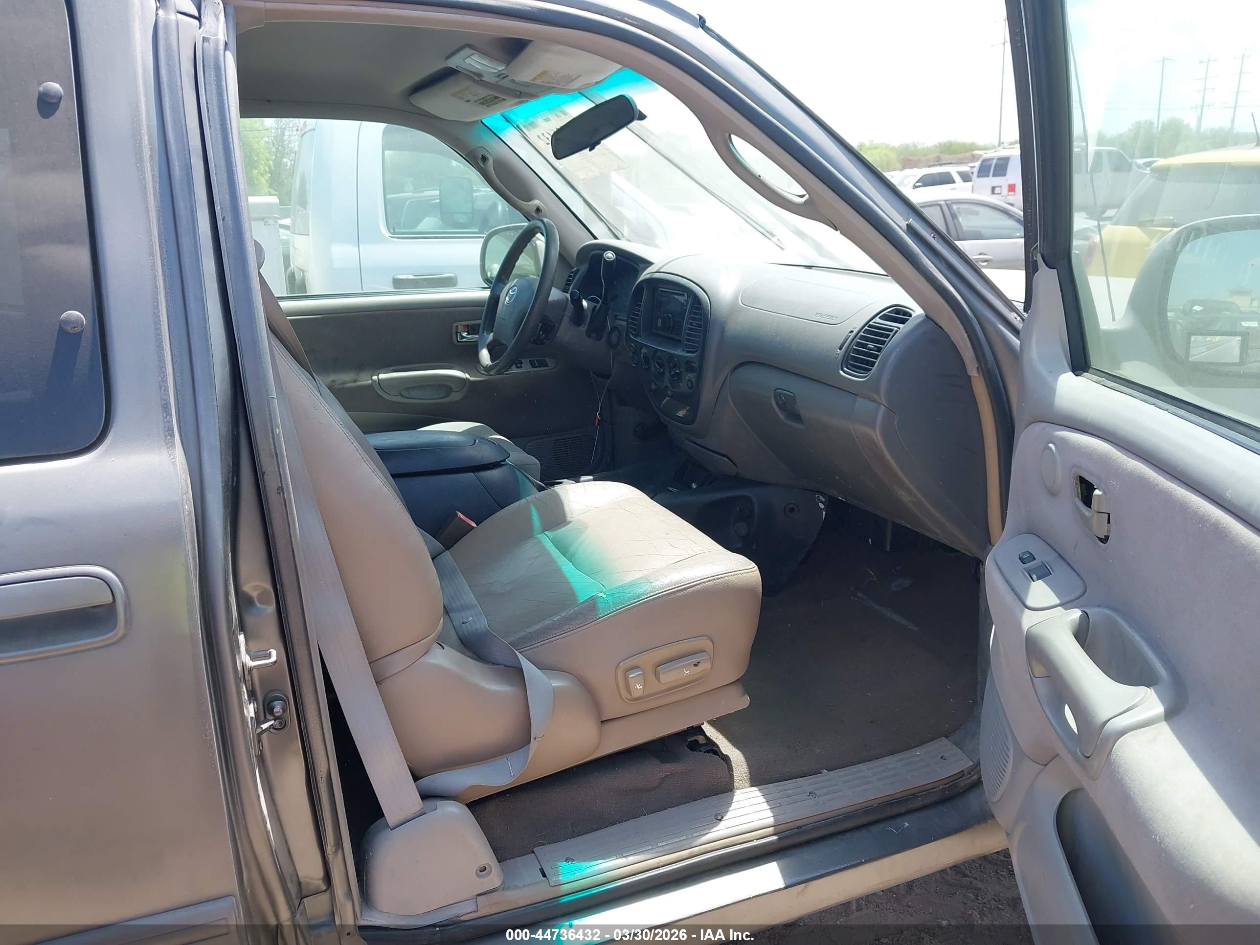 TOYOTA TUNDRA image 5
