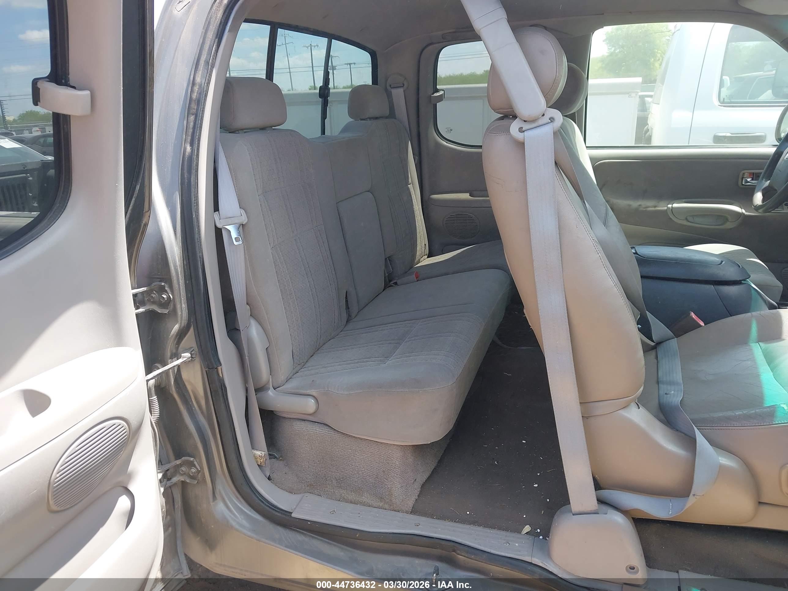 TOYOTA TUNDRA image 8