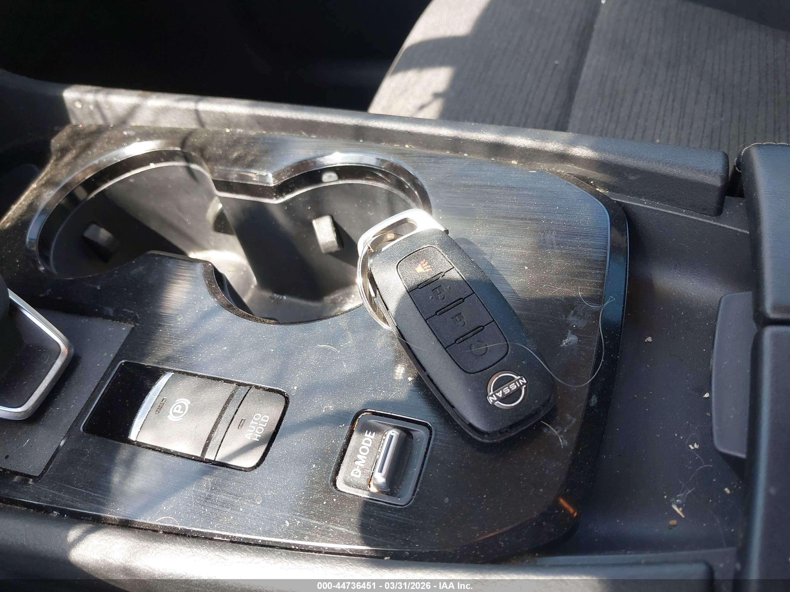 NISSAN ROGUE image 11