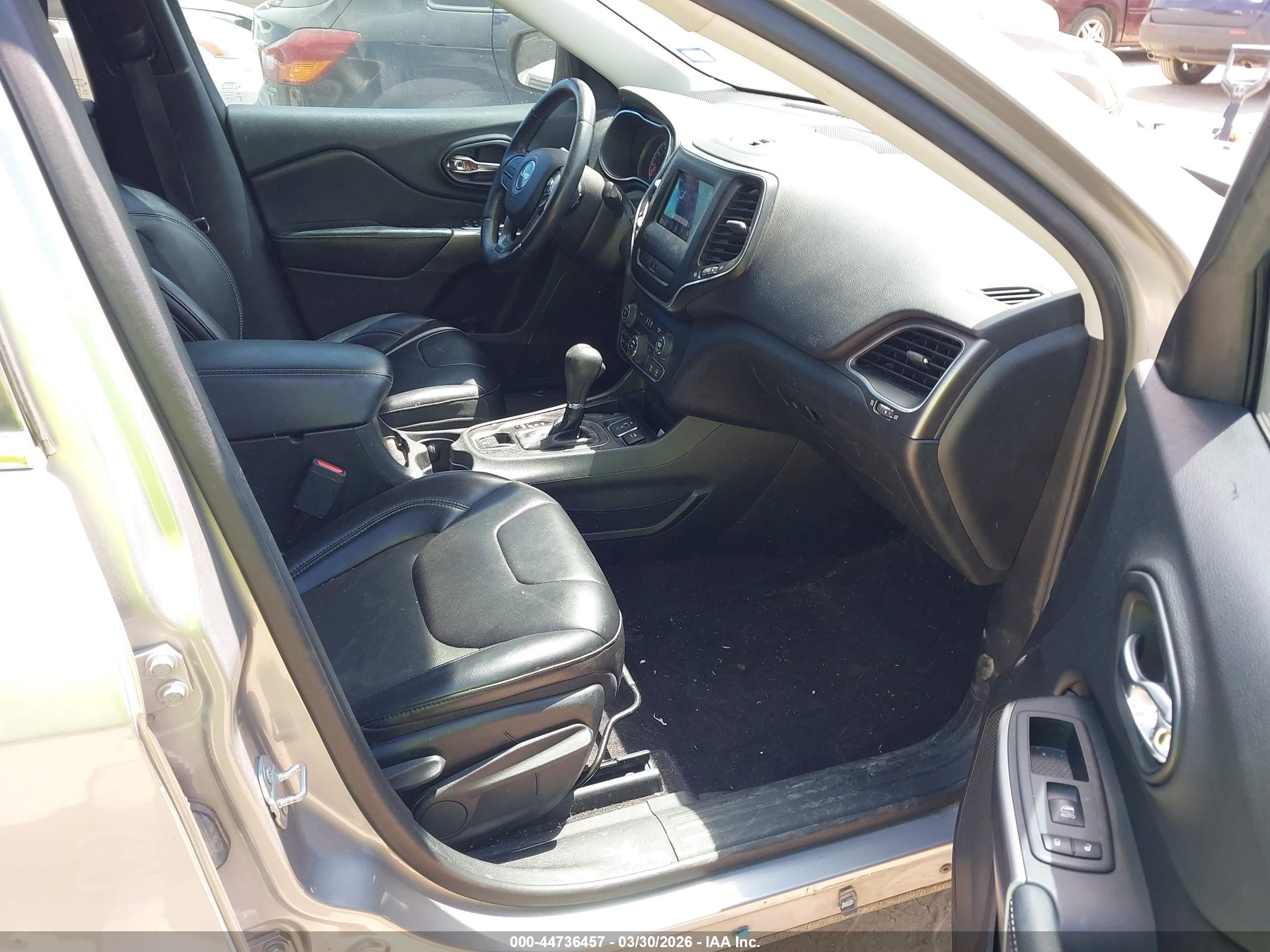 JEEP CHEROKEE image 5