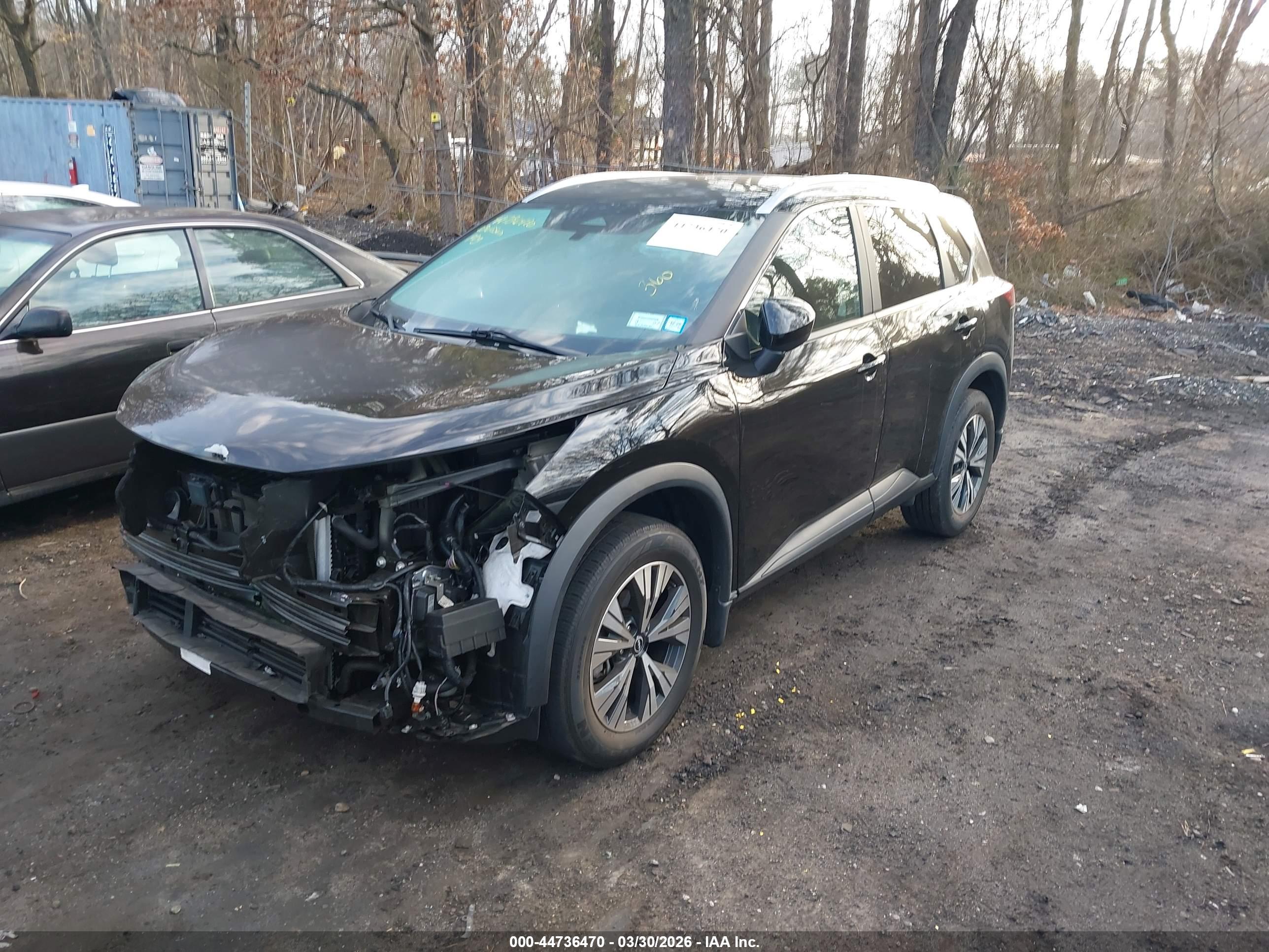 NISSAN ROGUE image 2