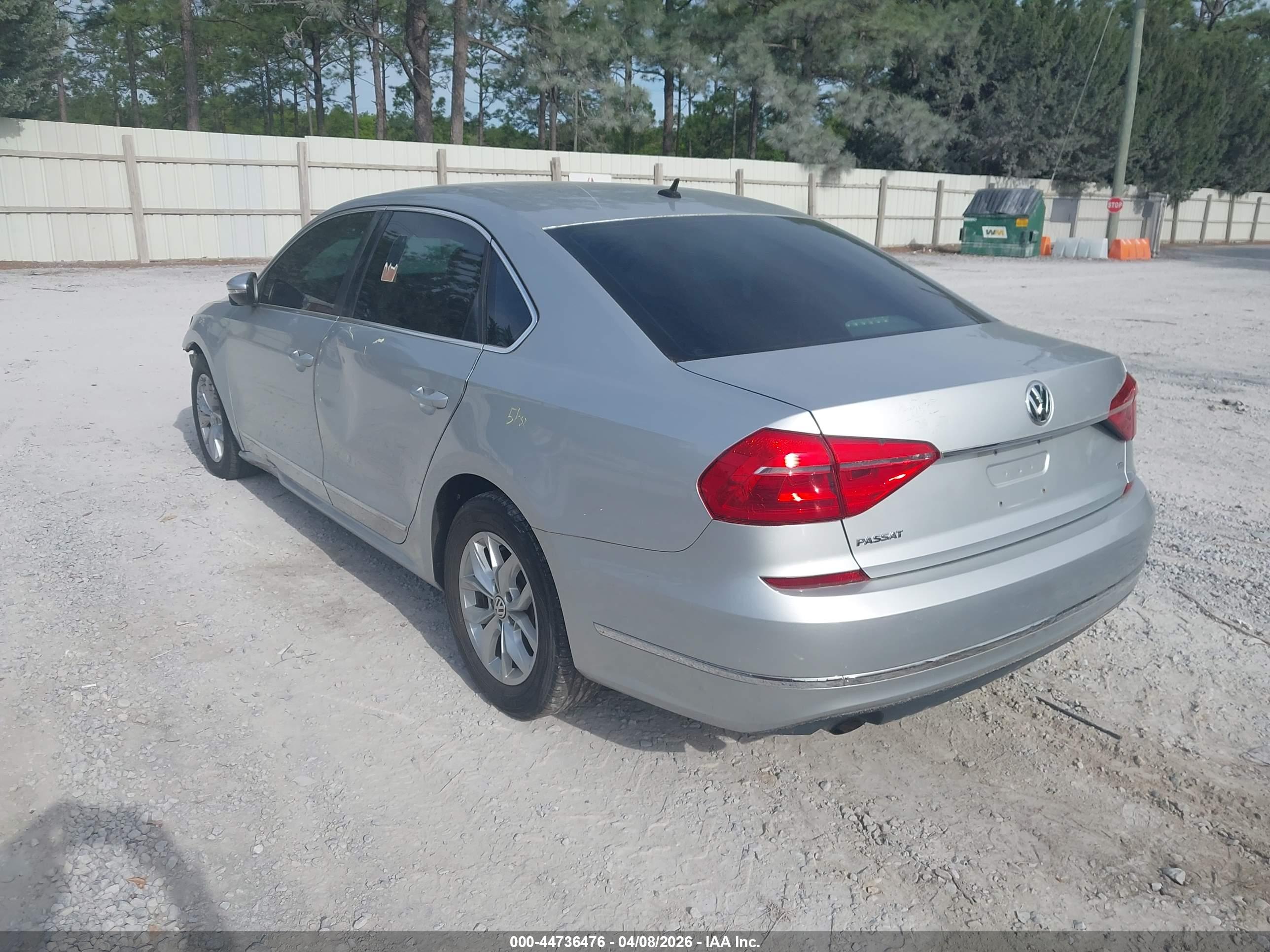 VOLKSWAGEN PASSAT image 3