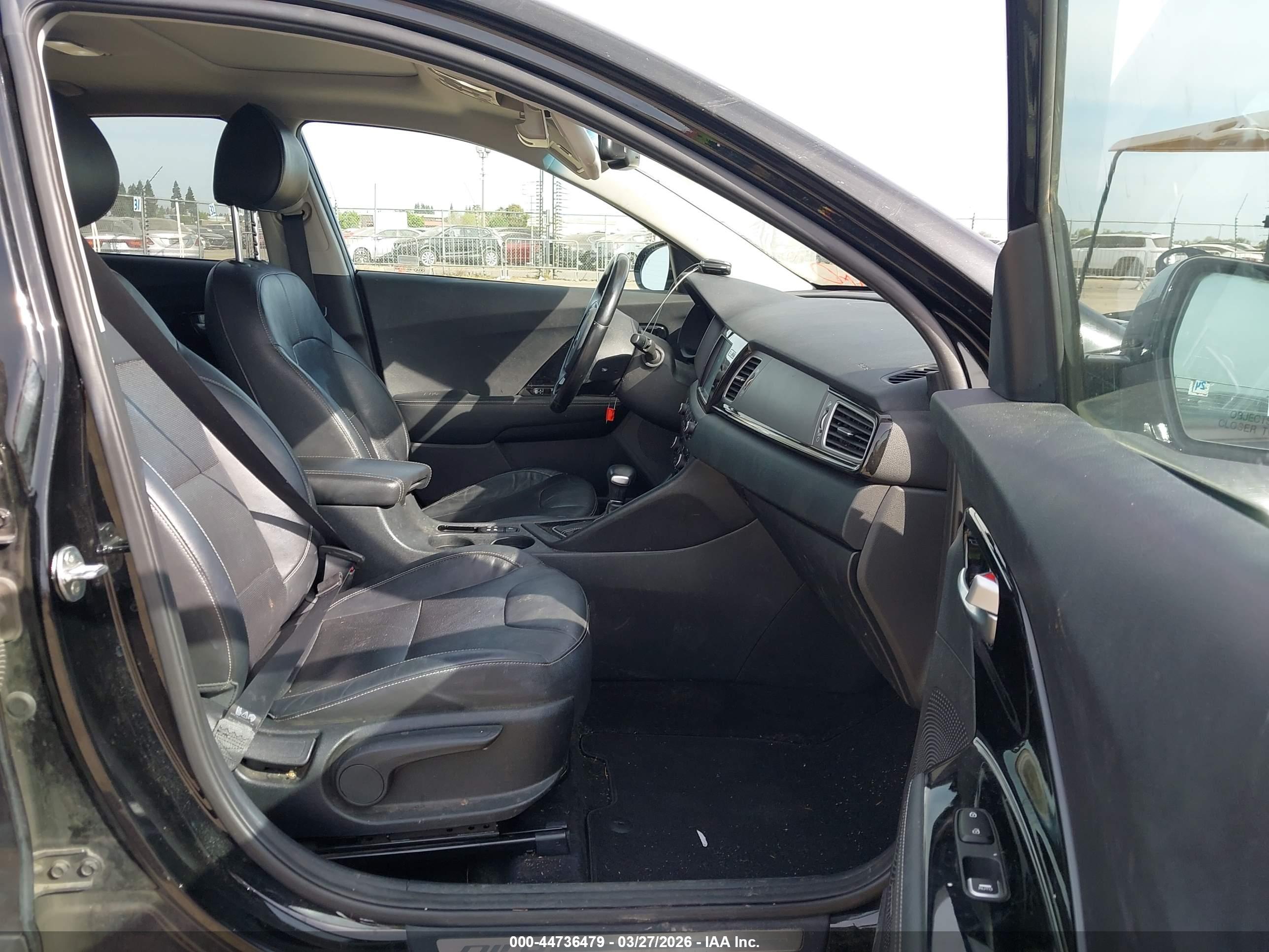 KIA NIRO image 5