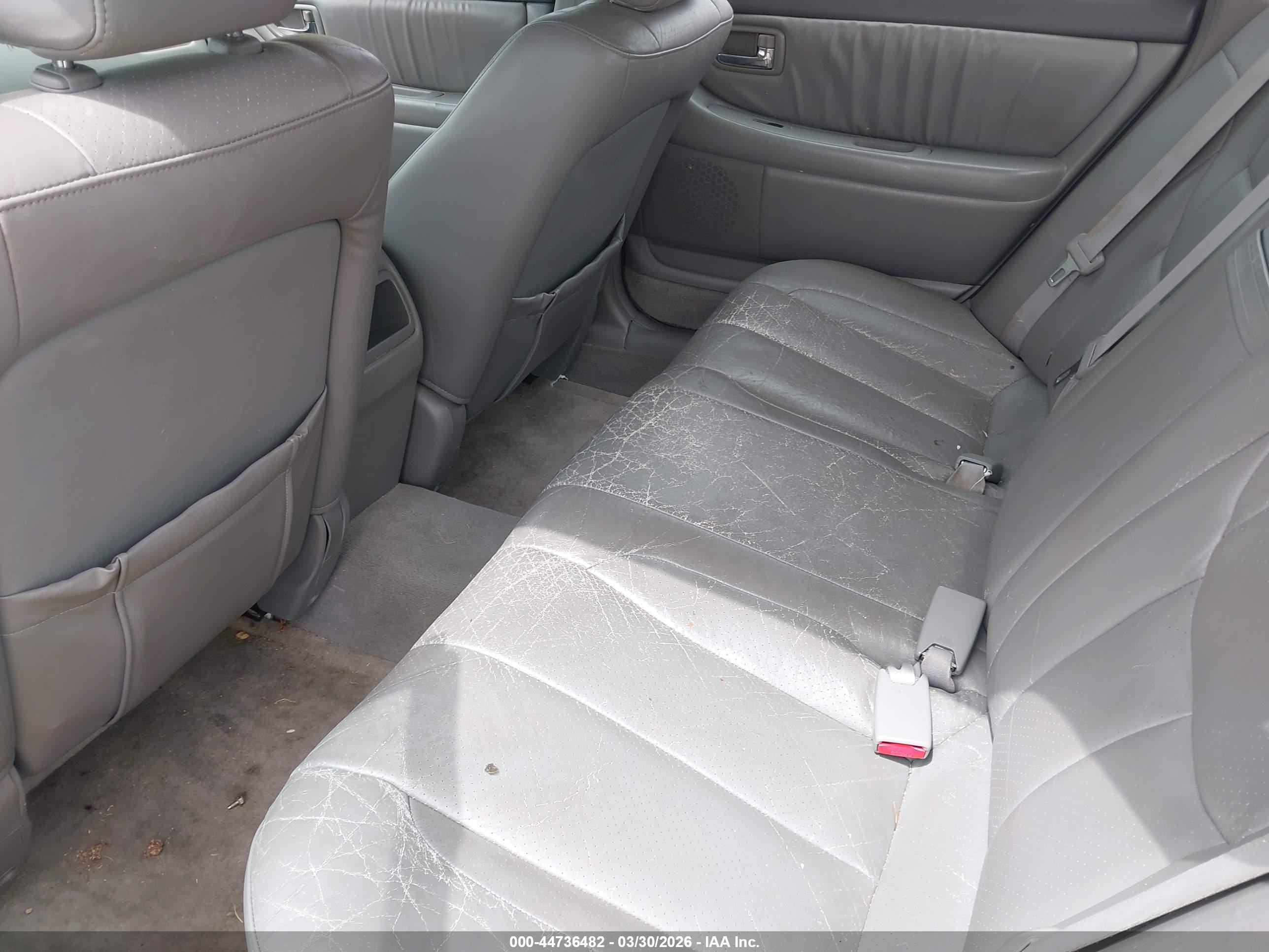TOYOTA AVALON image 8
