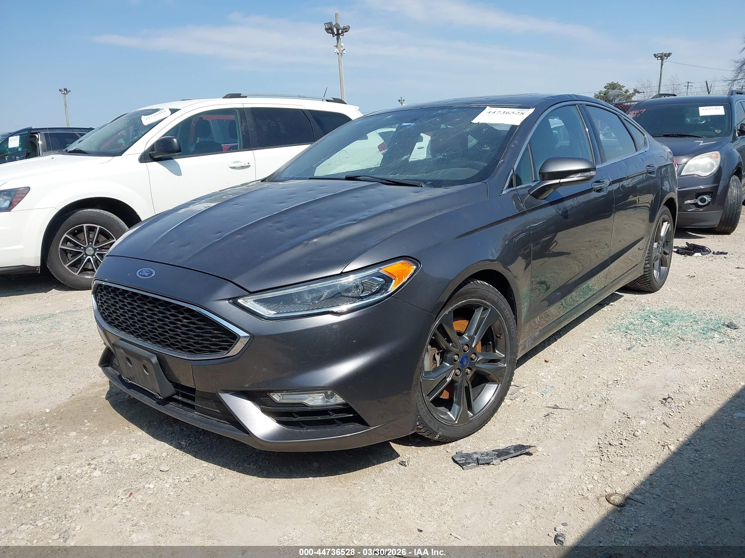 FORD FUSION image 2