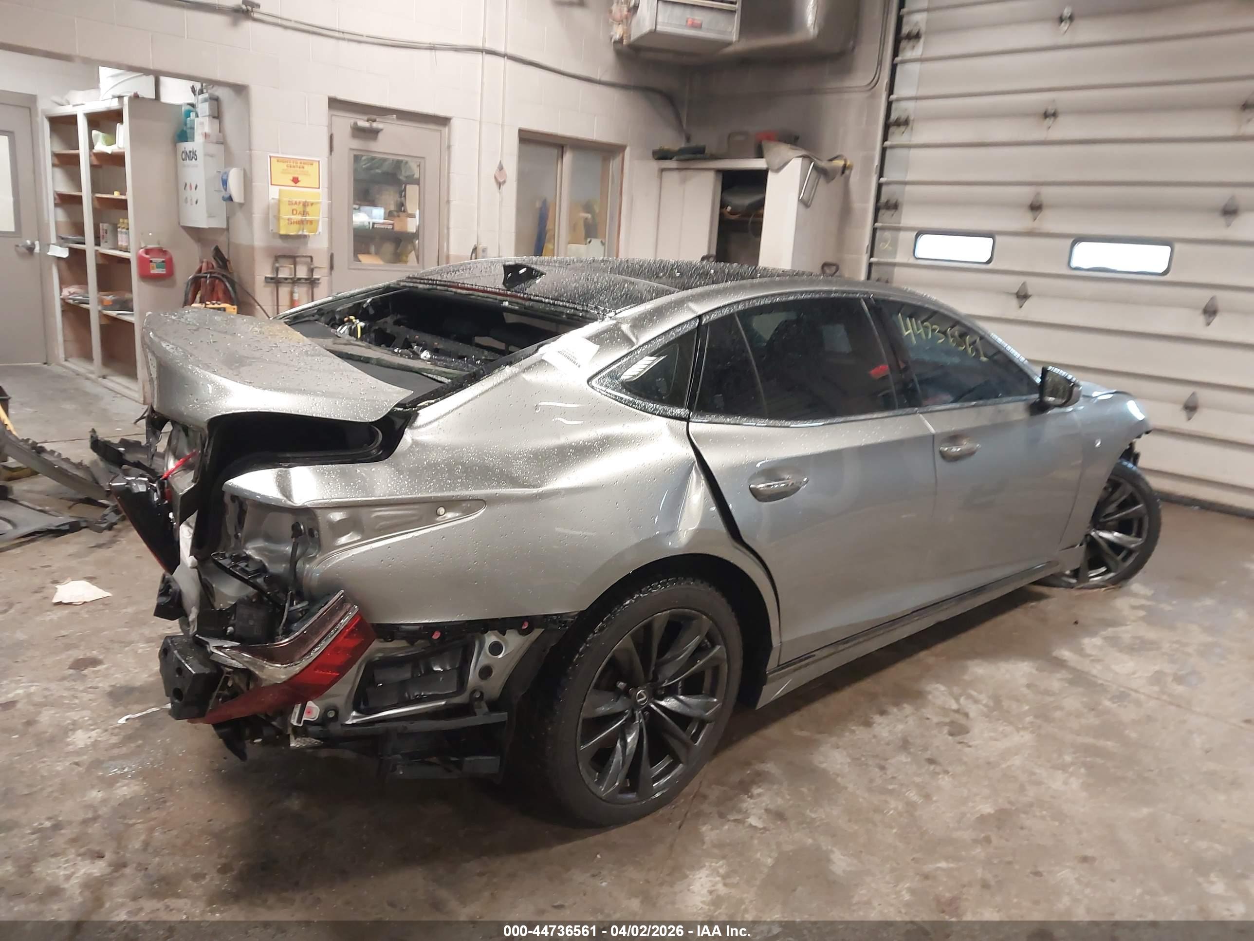 LEXUS LS image 4