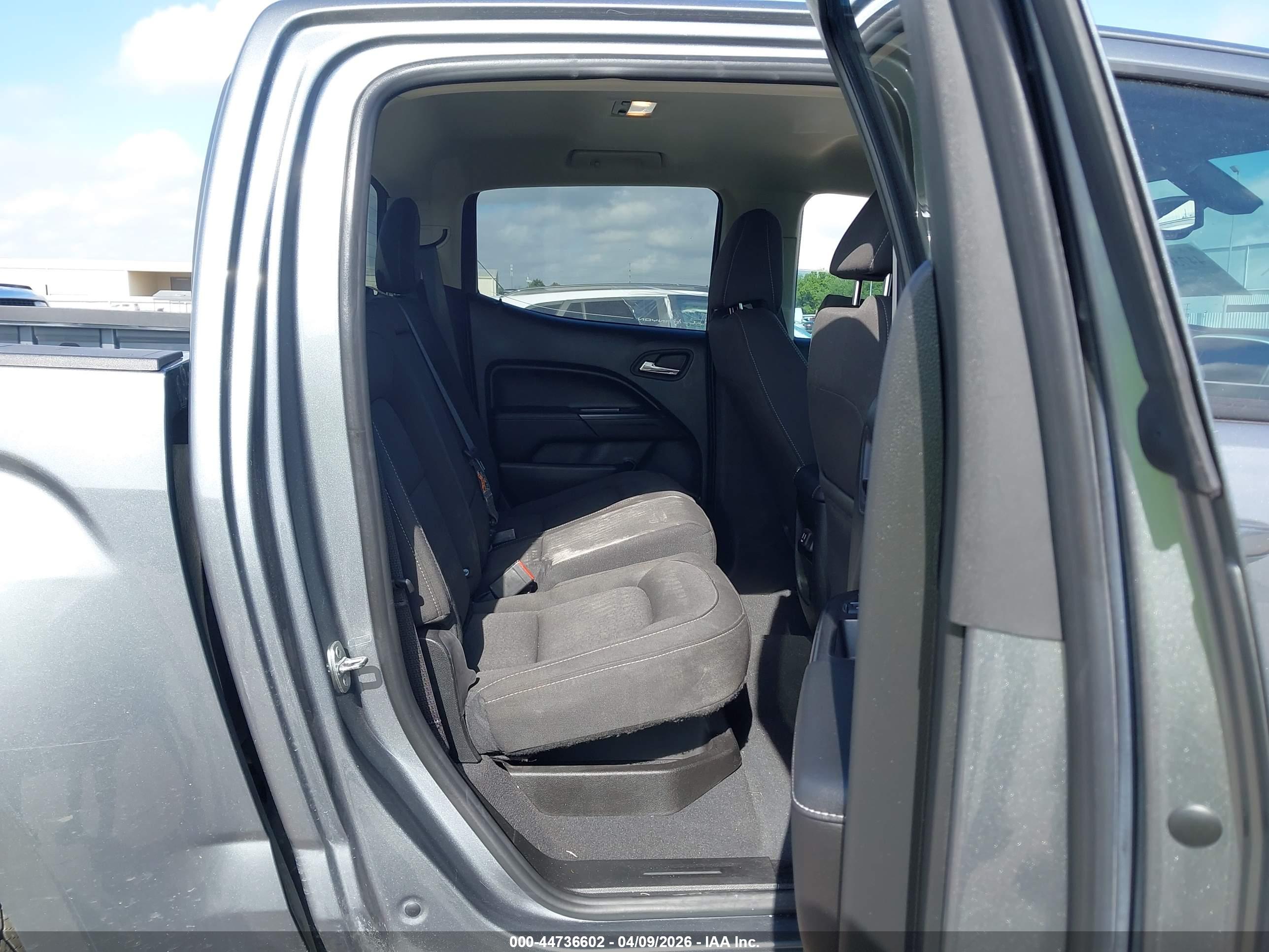 GMC CANYON image 8
